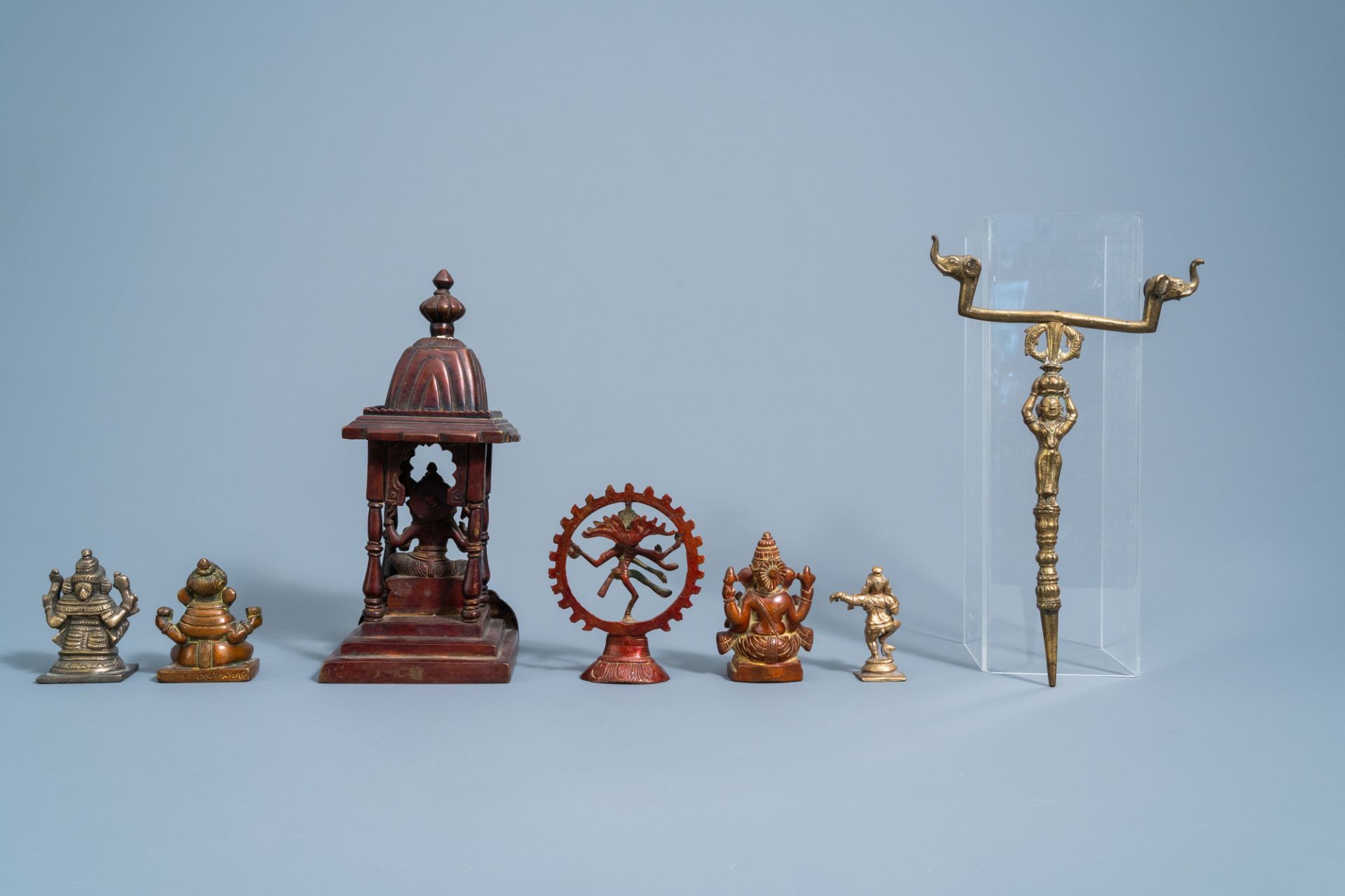 A varied collection of Indian bronze and brass figures, 19th/20th C. - Image 3 of 4