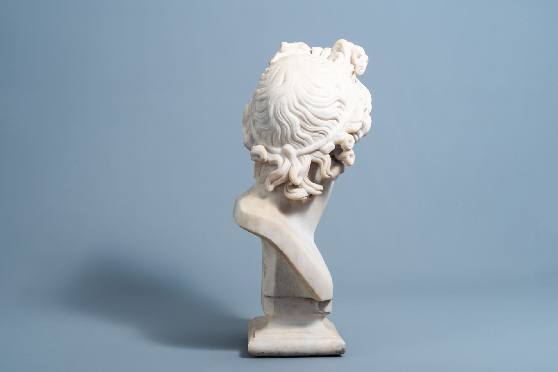 Italian school, after the antique: Bust of the Apollo Belvedere, white marble, ca. 1800 - Image 5 of 9