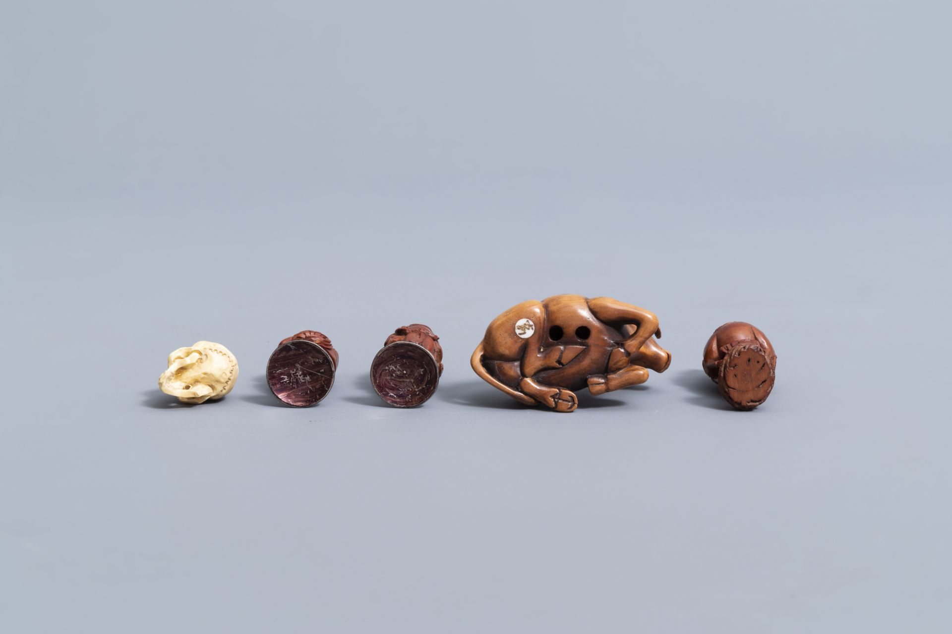 Seven various Japanese ivory and wood netsuke, three Chinese wood figures and a miniature skull, 20t - Image 12 of 13