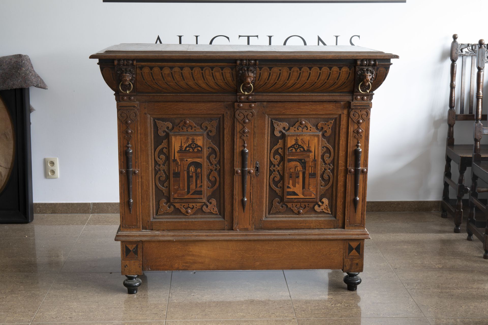 A Flemish oak wooden buffet dresser with architectural design and lion heads, partly 16th C. and lat - Image 2 of 7