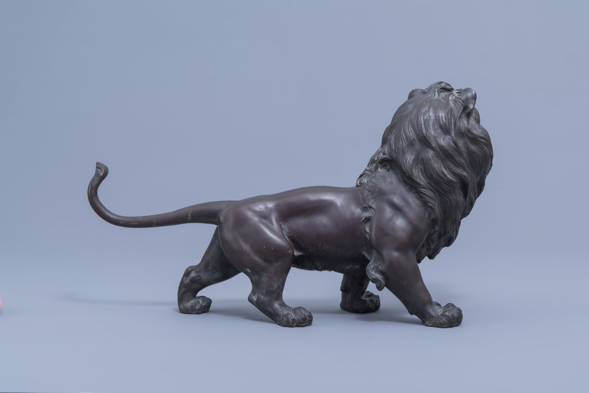 A Japanese bronze sculpture of a lion, probably signed Toku Ya, Meiji, 19th/20th C. - Image 3 of 8