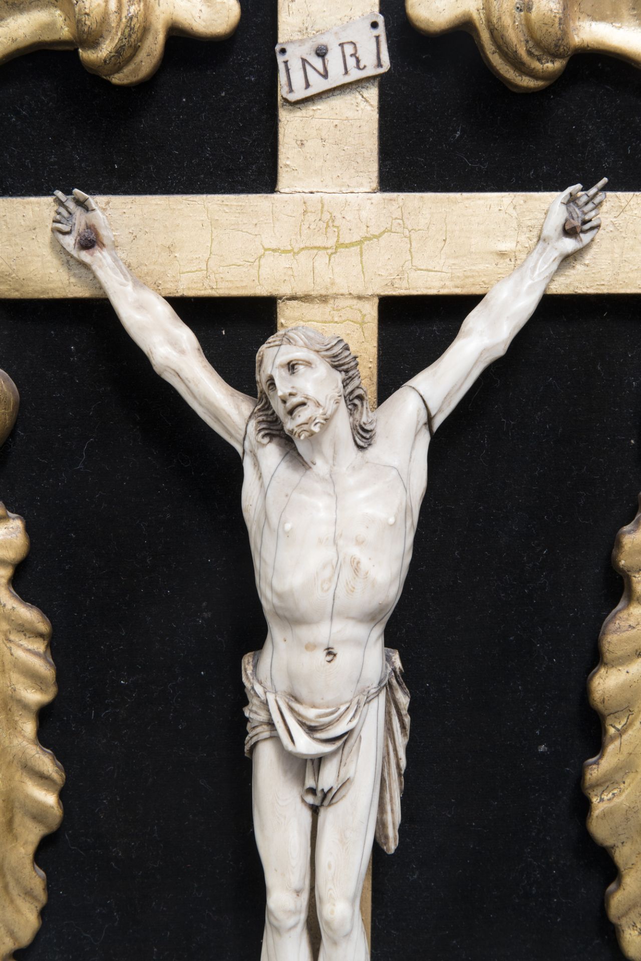 A French carved ivory Corpus Christi, 18th C. - Image 3 of 3