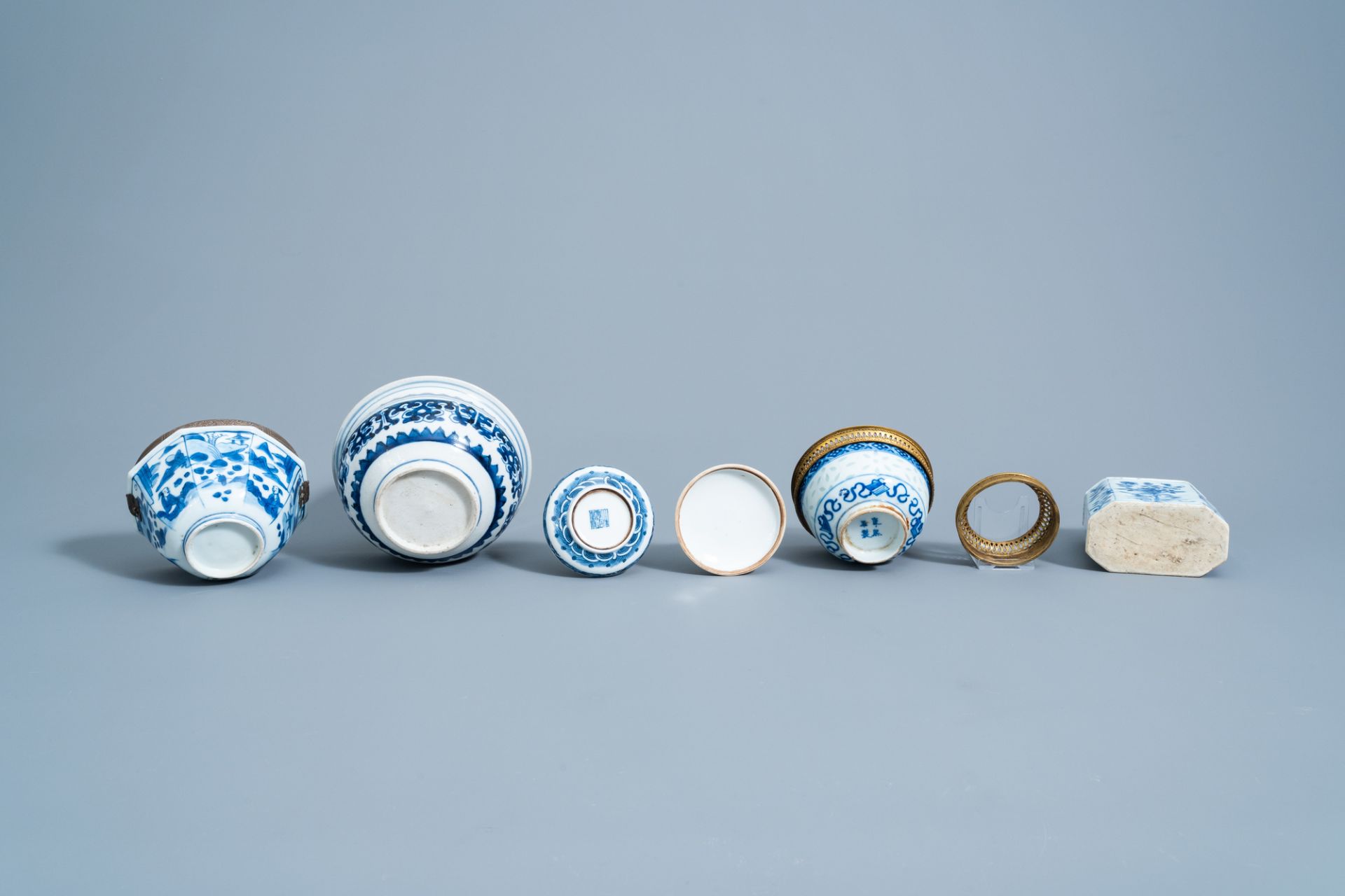 A varied collection of Chinese blue and white porcelain, Kangxi and later - Image 5 of 5