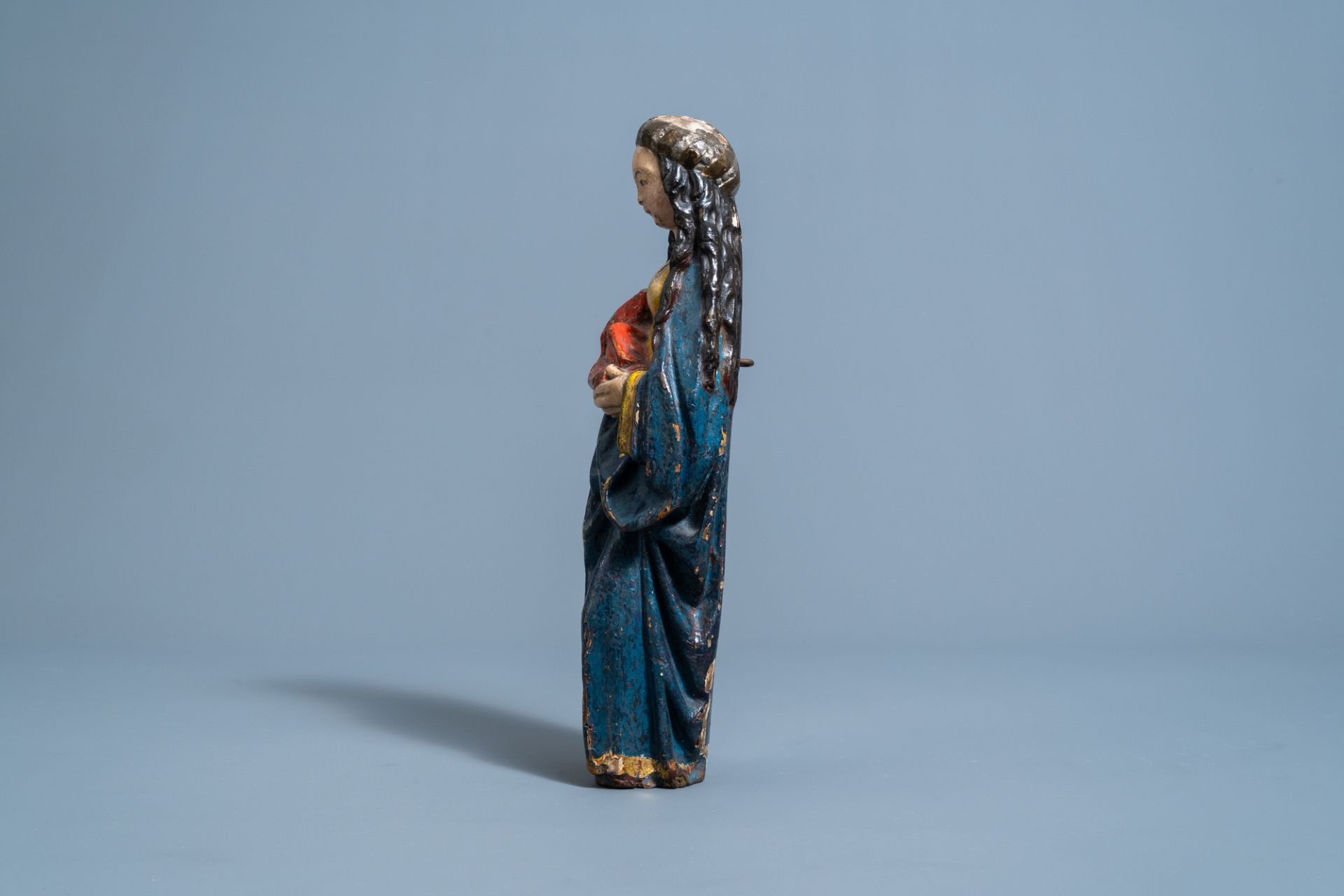 A carved and polychromed wooden Virgin and Child, Southern Netherlands, possibly Malines, 16th C. - Image 3 of 7