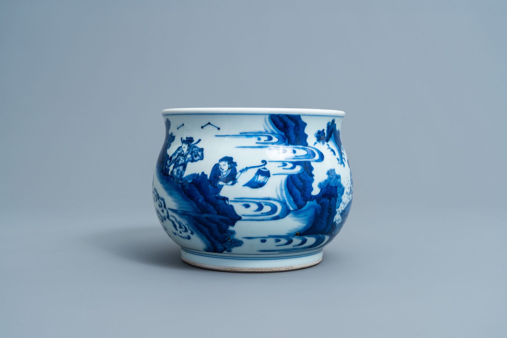 A Chinese blue and white censer with figures in a landscape, 19th/20th C. - Bild 7 aus 9