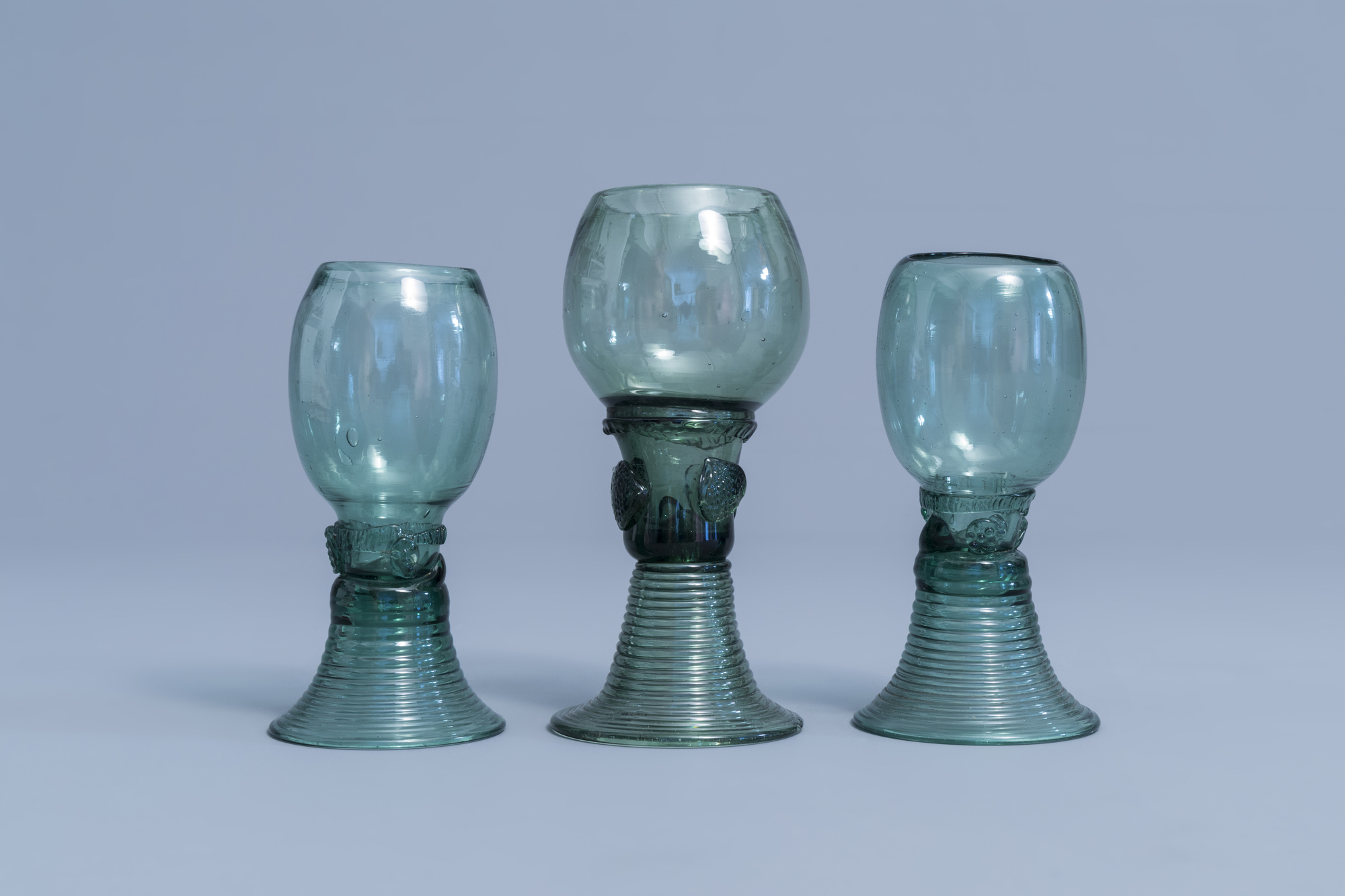 Three Dutch waldglas roemers with raspberry prunts, 18th/19th C. - Image 4 of 7