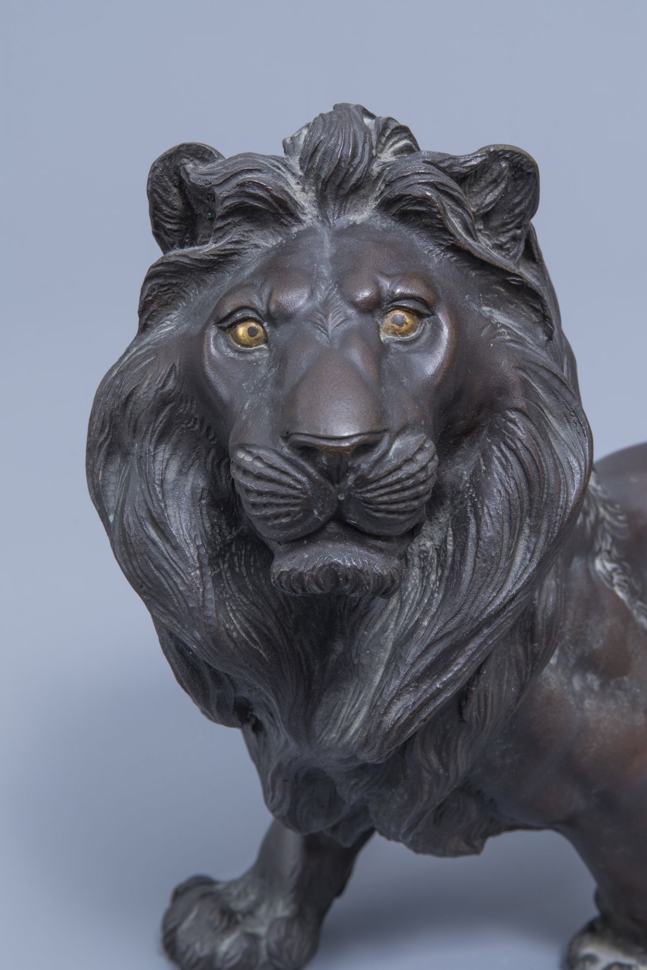 A Japanese bronze sculpture of a lion, probably signed Toku Ya, Meiji, 19th/20th C. - Image 8 of 8