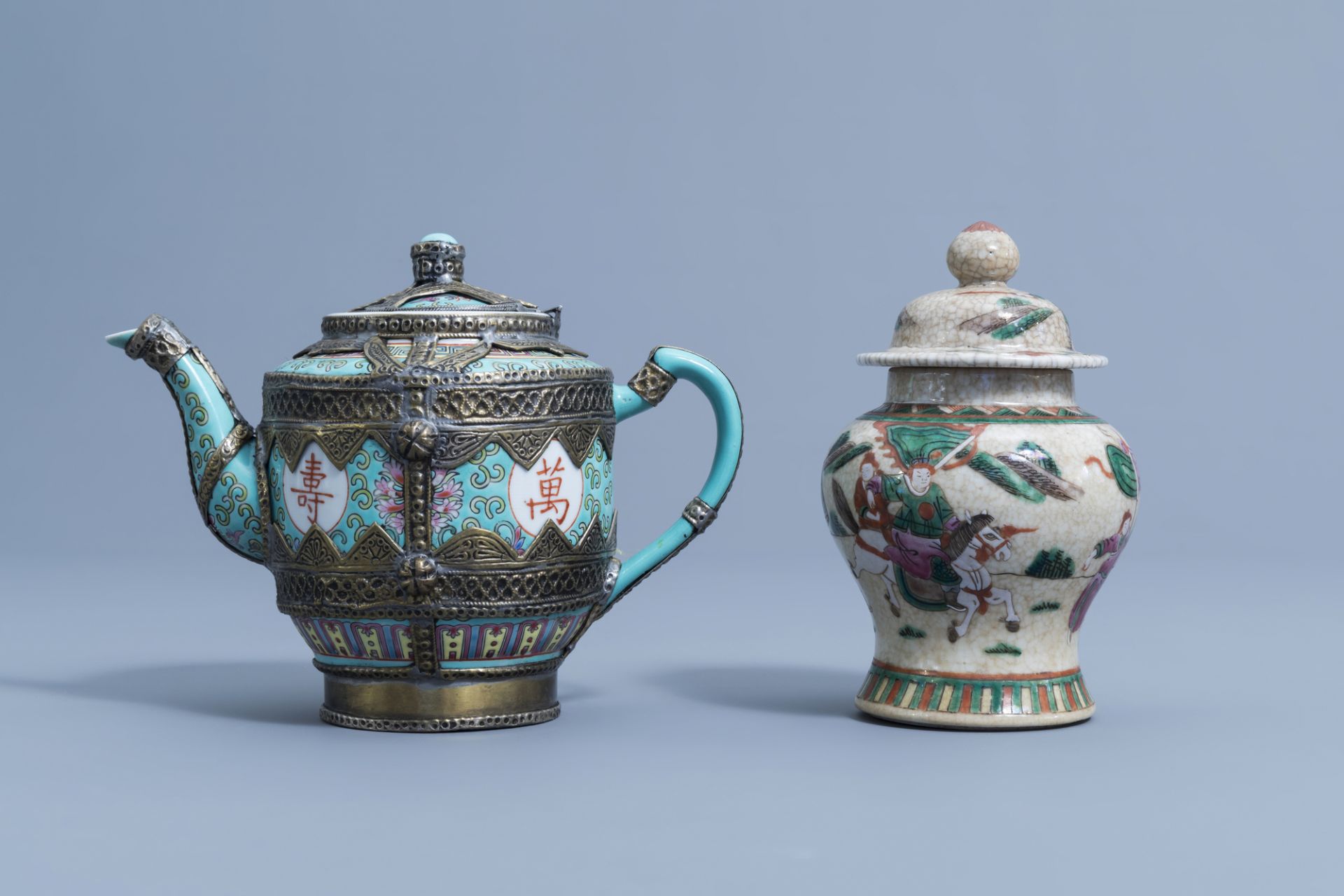 A varied collection of Chinese famille rose, verte, blue & white porcelain, 18th C. & later - Image 16 of 36