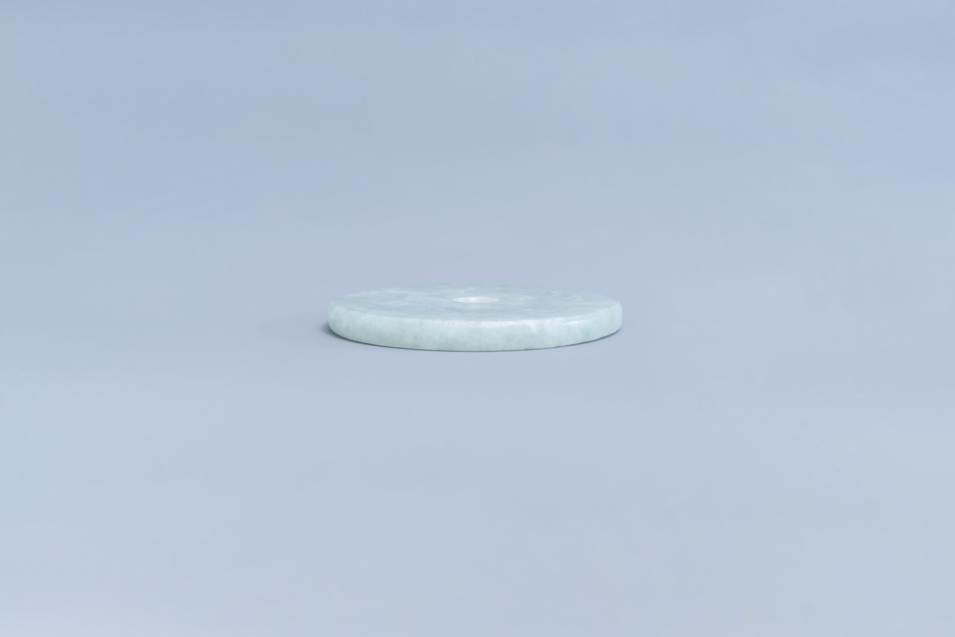 A Chinese pale celadon jade bi disc, 19th/20th C. - Image 7 of 8