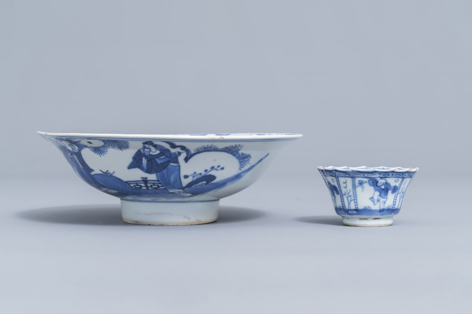 A varied collection of blue and white porcelain, Kangxi and later - Image 9 of 11