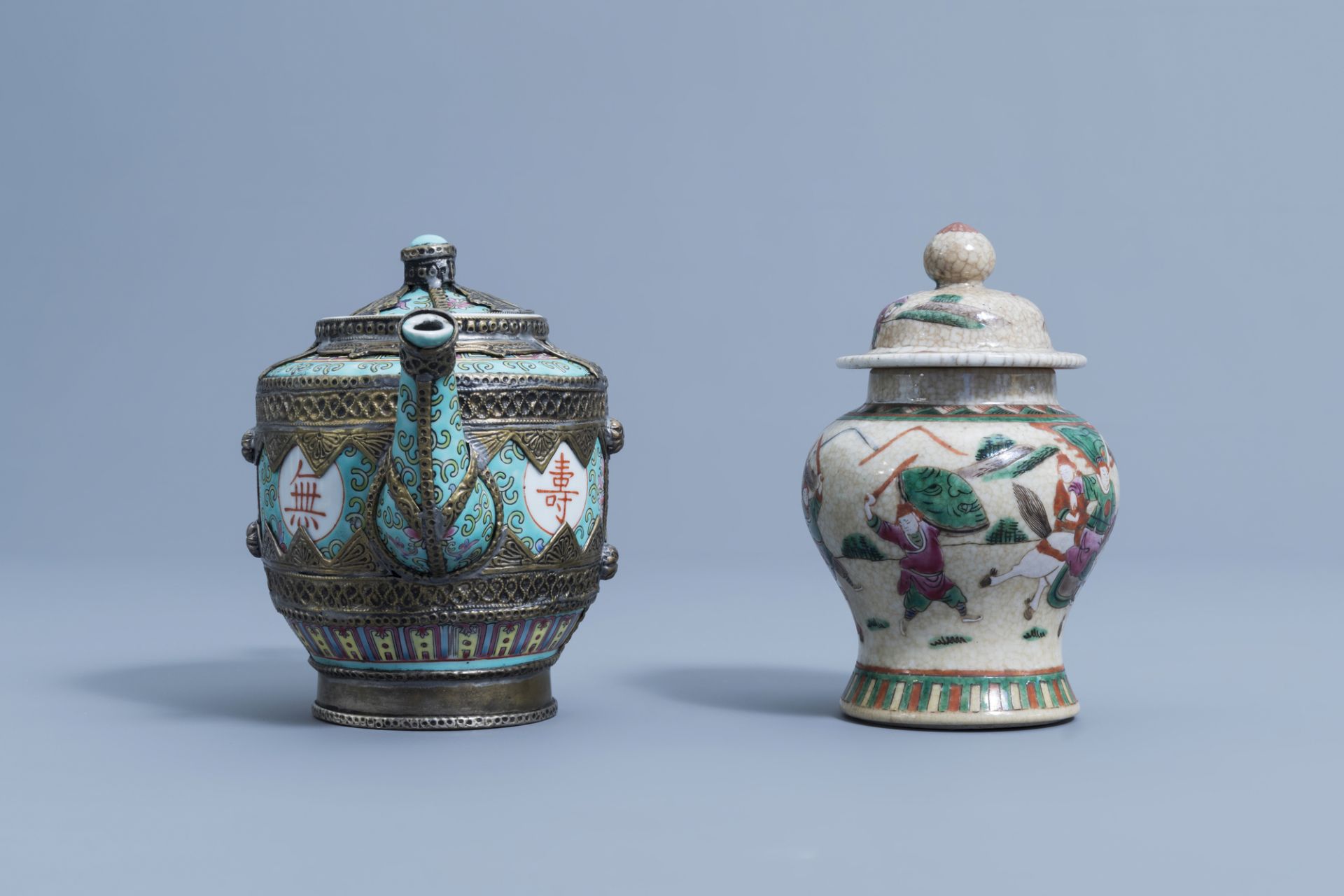 A varied collection of Chinese famille rose, verte, blue & white porcelain, 18th C. & later - Image 17 of 36