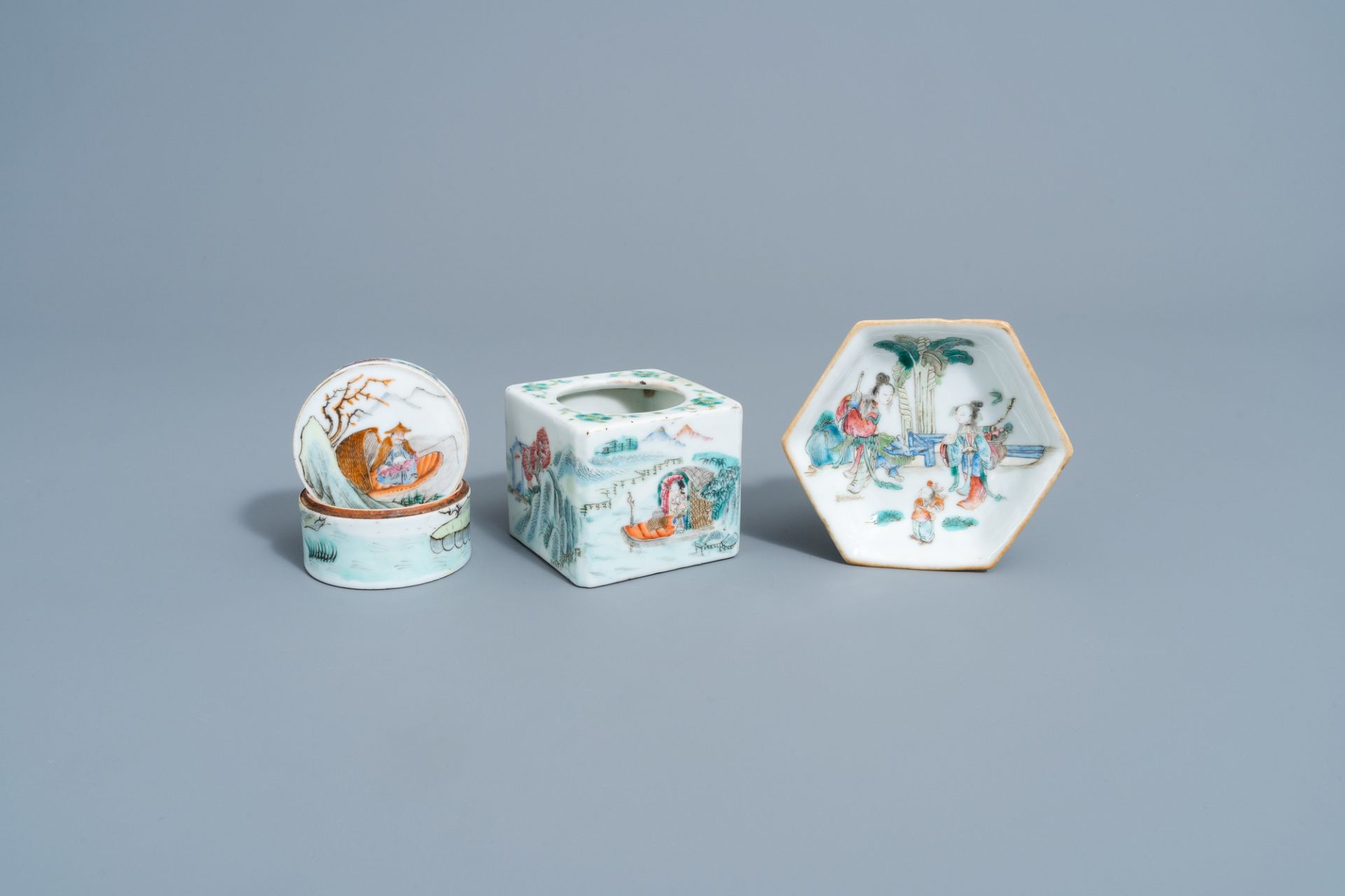 A varied collection of Chinese famille rose porcelain, 19th C. - Image 2 of 8