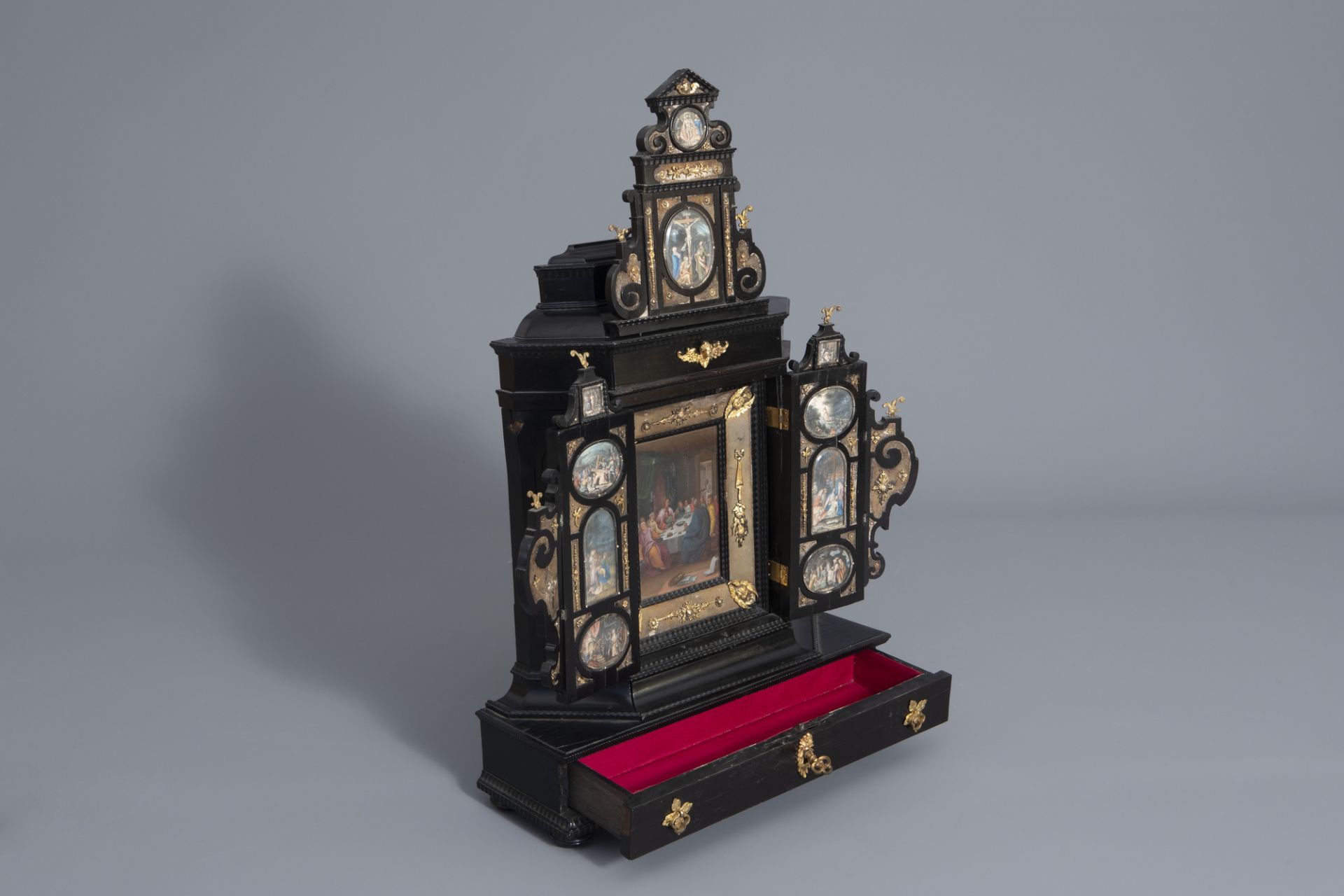 A German ebony portable house altar with gouaches depicting scenes from the life of Christ, Augsburg - Bild 11 aus 15