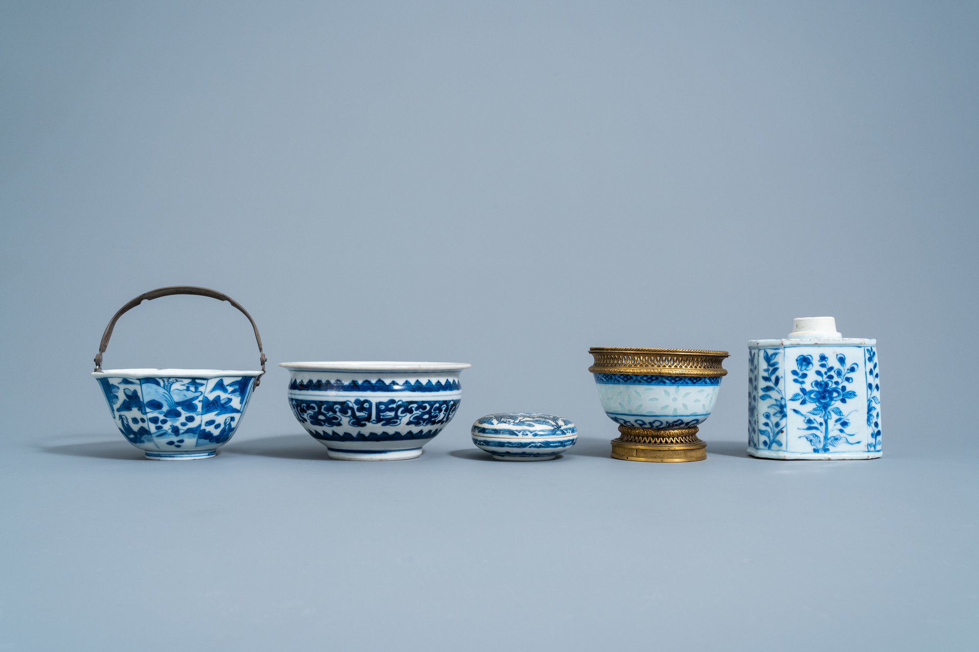 A varied collection of Chinese blue and white porcelain, Kangxi and later - Image 2 of 5