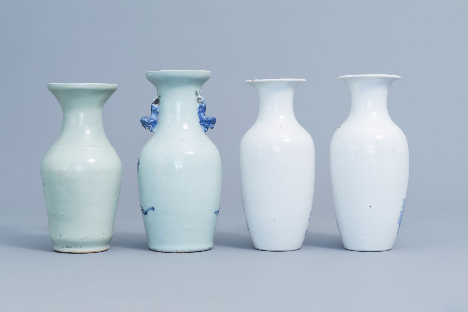 A varied collection of Chinese blue and white porcelain, 19th/20th C. - Image 4 of 16