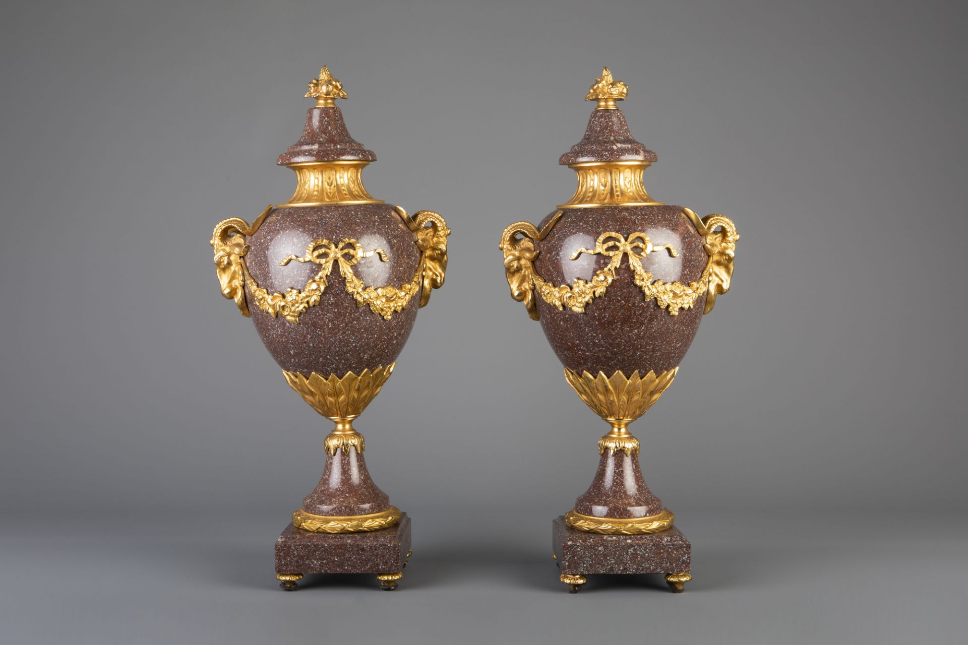 An imposing pair of gilt bronze mounted red porphyry cassolettes, 19th/20th C. - Image 3 of 6