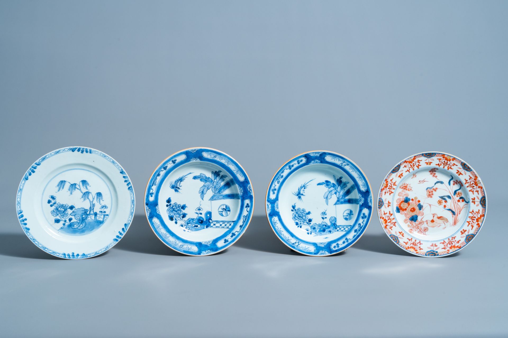 Eight various Chinese blue, white and Imari style plates, 18th/19th C. - Image 4 of 5