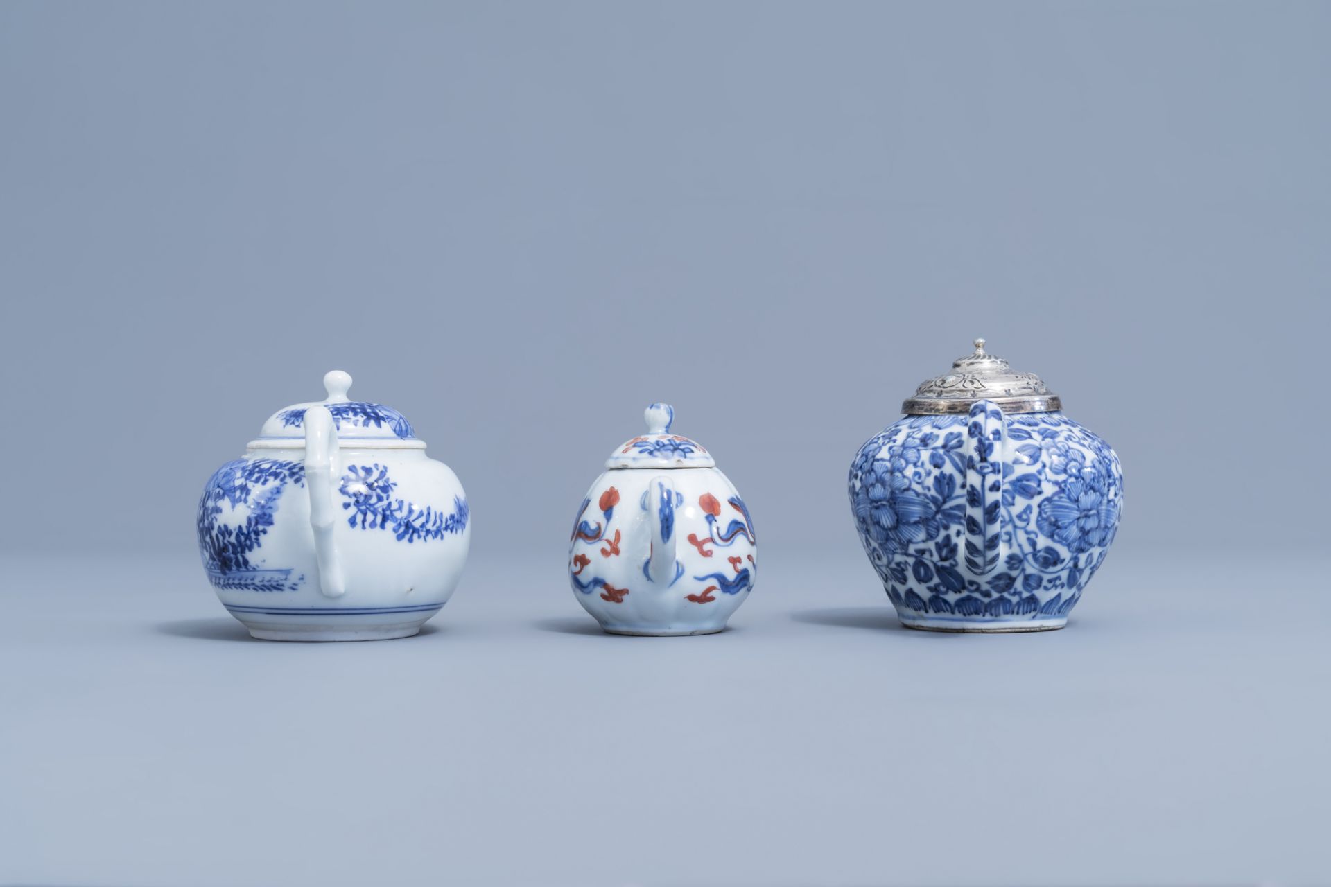 Two Chinese blue and white teapots and an Imari style teapot with floral design, Kangxi en later - Image 3 of 9