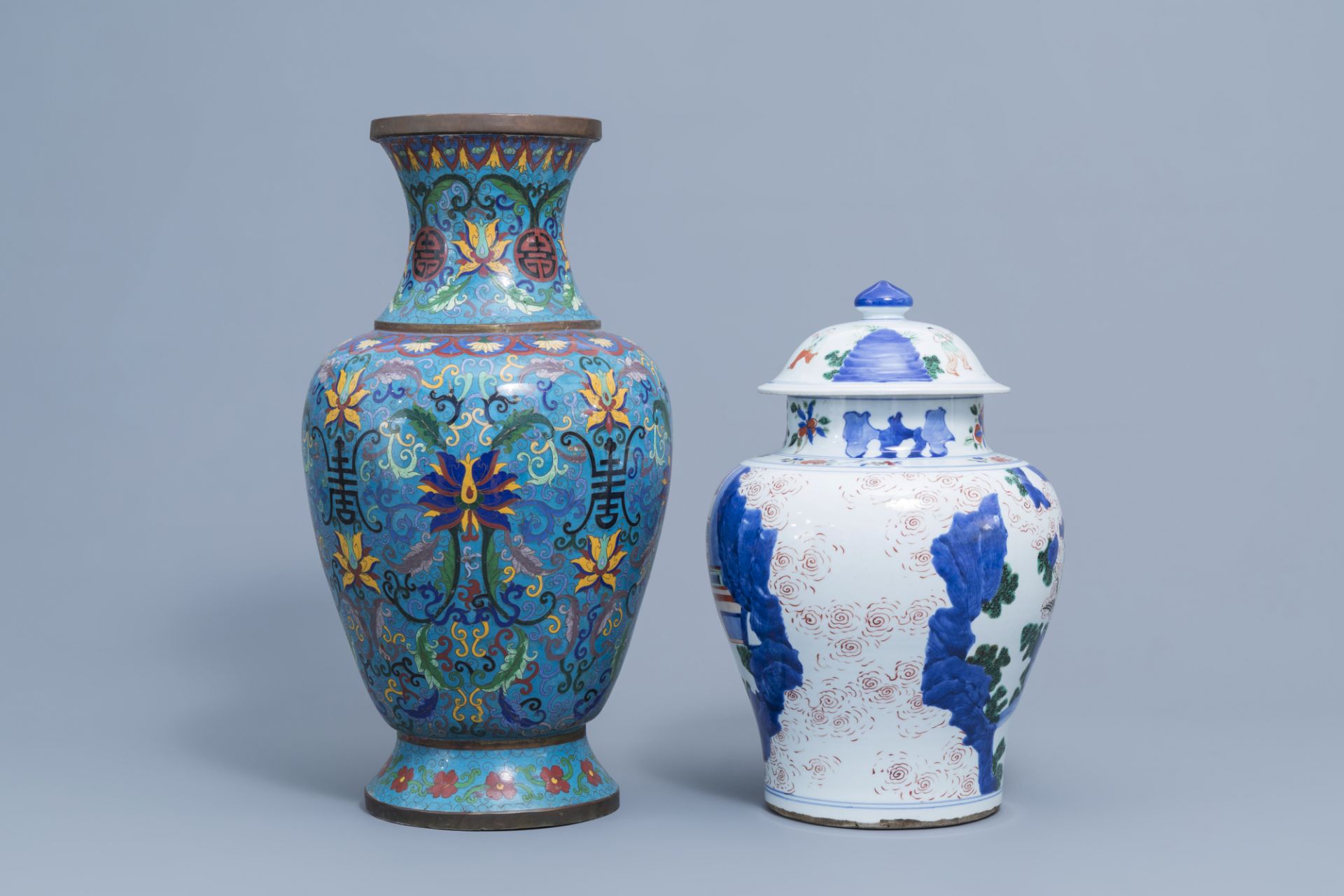 A Chinese wucai vase and cover with figurative design and a cloisonne vase with floral design, 19th/ - Image 3 of 8