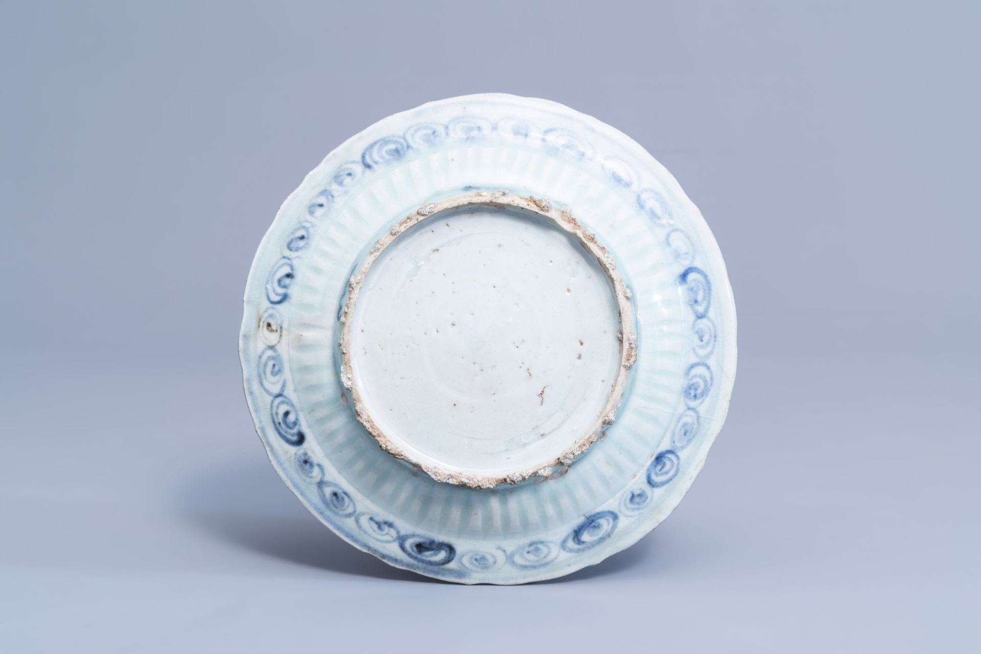 Two Chinese blue and white plates with a mythical creature, Ming - Image 3 of 6