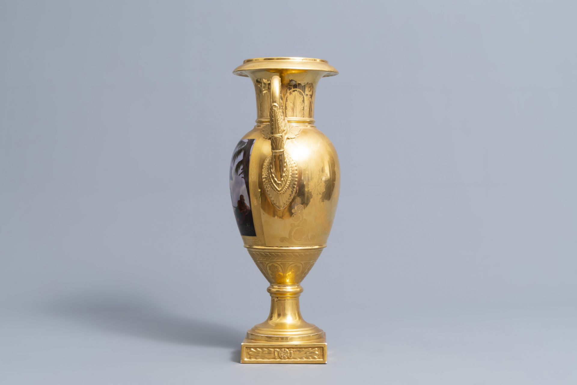 A French gilt and polychrome decorated Empire vase with a liberation in an exotic context, 19th C. - Image 5 of 7