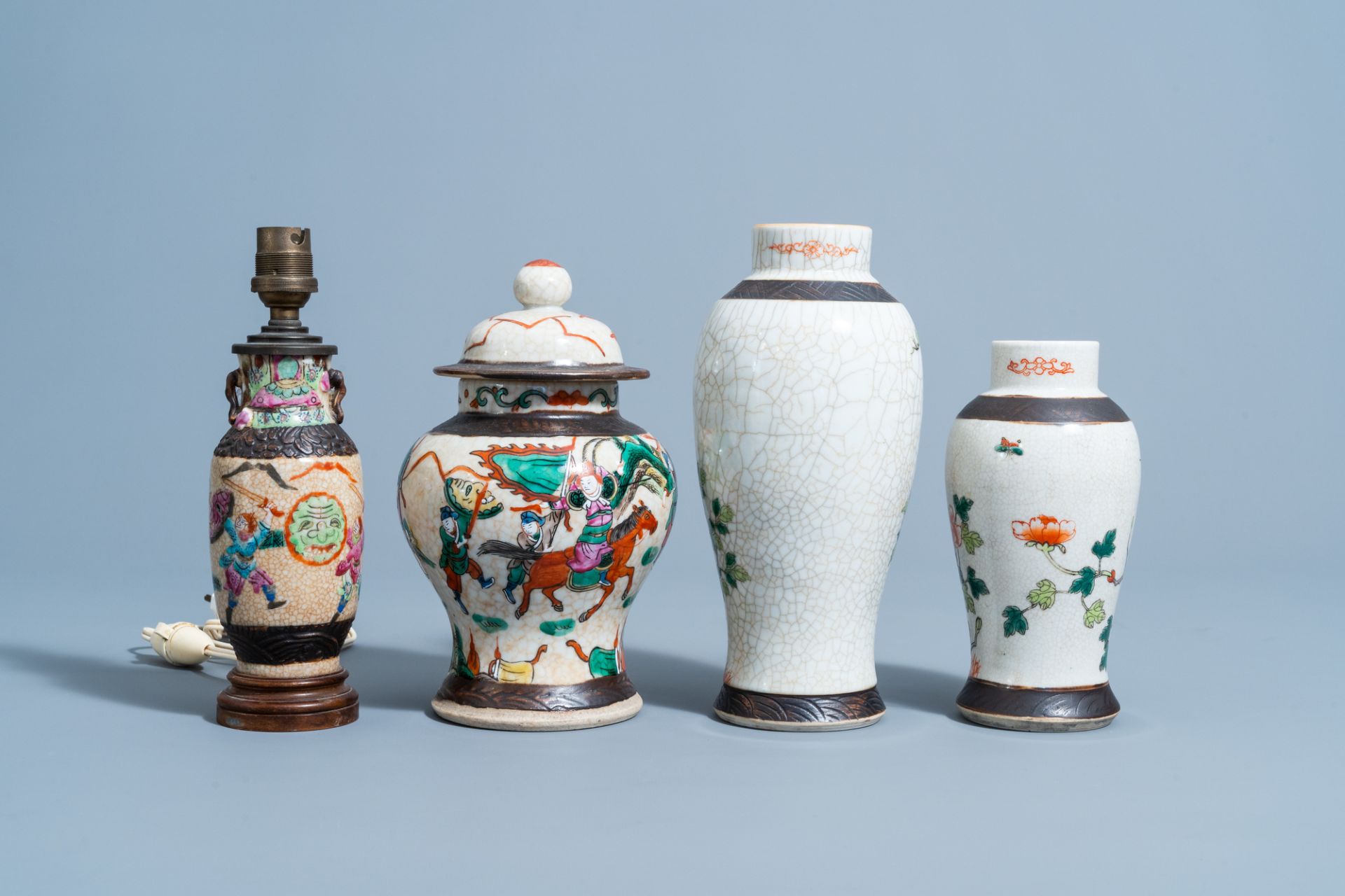 A varied collection of Chinese Nanking famille rose & blue & white porcelain, 19th/20th C. - Image 10 of 13