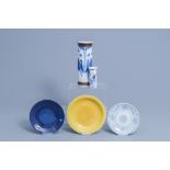Two Chinese blue and white vases, two plates and a yellow monochrome dish, 19th/20th C.