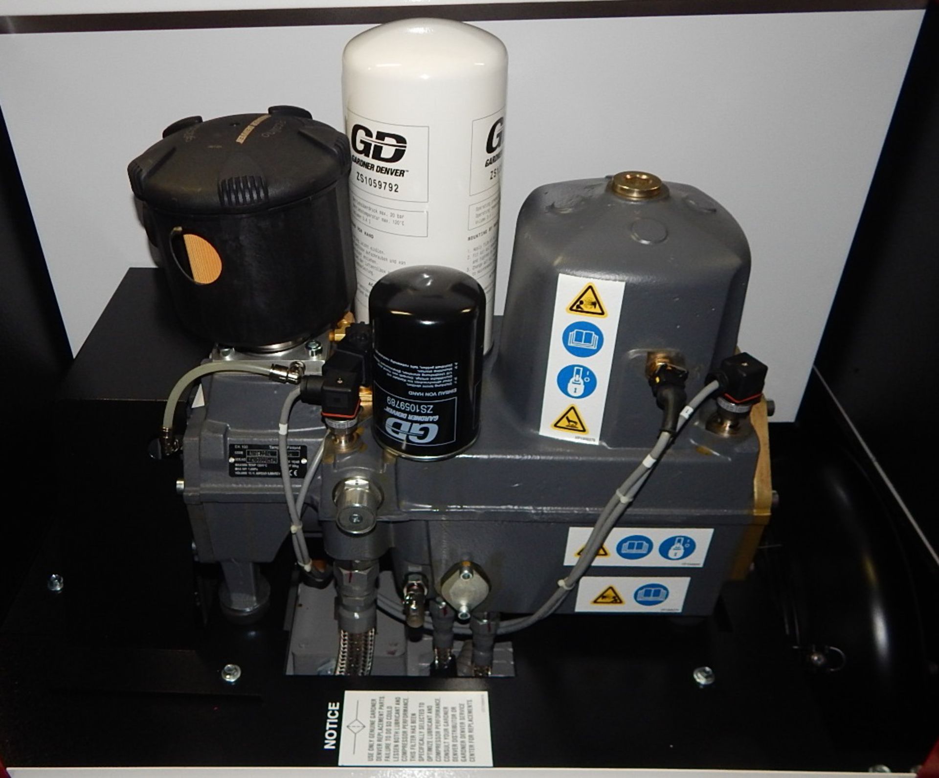 GARDNER DENVER (2014) APEX15-25A ROTARY SCREW AIR COMPRESSOR WITH 25 HP, 125 PSI, S/N: 8445471 ( - Image 5 of 7