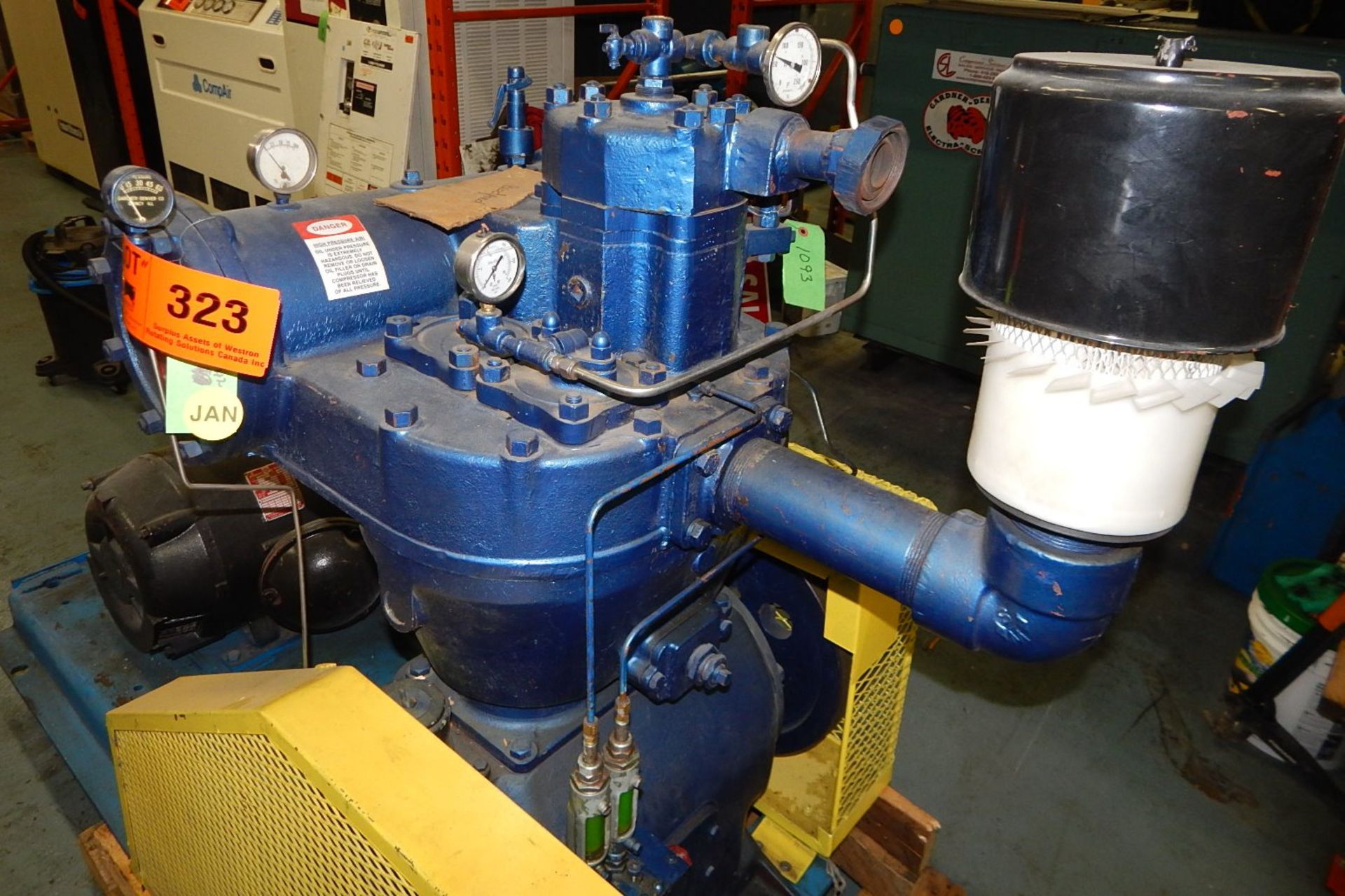 GARDNER DENVER PISTON-TYPE AIR COMPRESSOR WITH 40 HP, 1755 RPM, S/N: N/A (CI) [RIGGING FEE FOR - Image 4 of 5