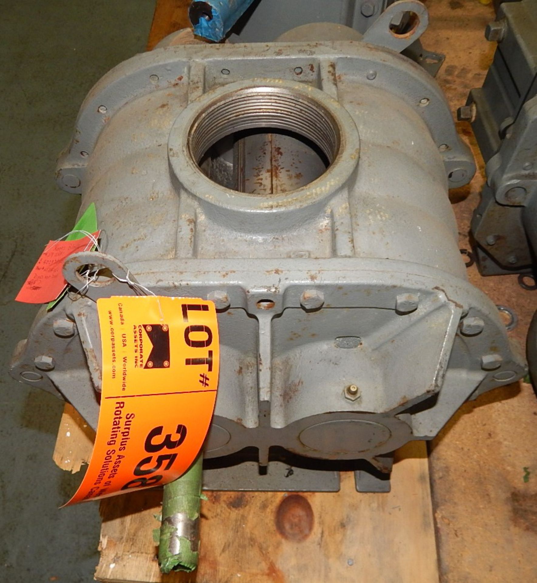 ROOTS 69-U-RAI BLOWER WITH 1-1/8" OUTPUT SHAFT, S/N: 402973103 (CI) [RIGGING FEE FOR LOT #358 - $ - Image 2 of 4