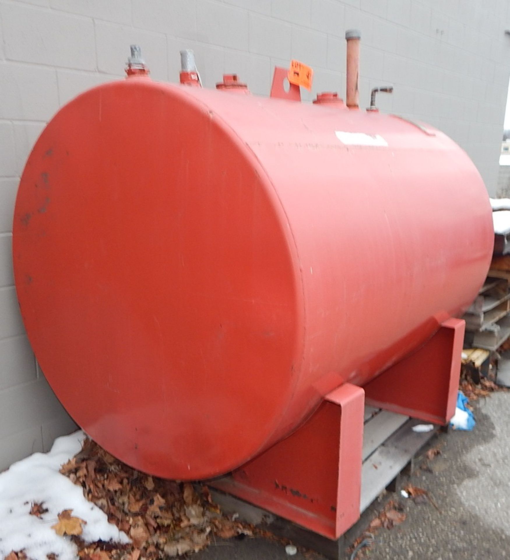 ABOVE GROUND OUTDOOR FUEL STORAGE TANK WITH 2270L CAPACITY, S/N: 209167 (CI) [RIGGING FEE FOR LOT # - Bild 2 aus 3