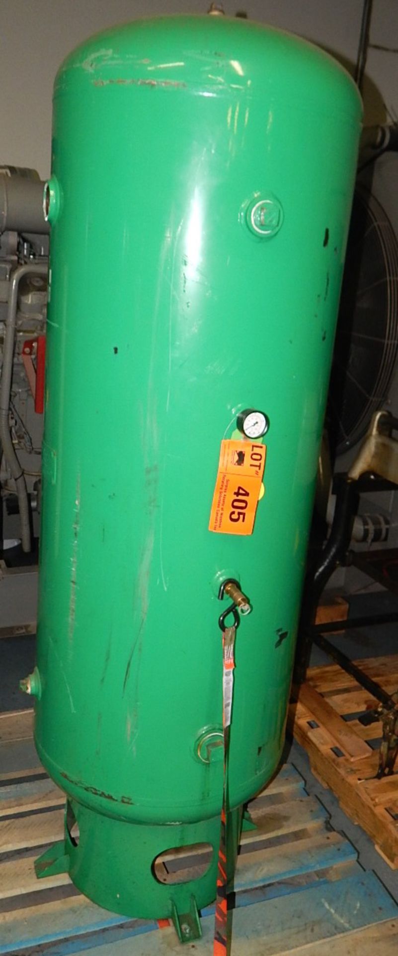 (2012) AIR RECEIVER TANK WITH 120 GALLON CAPACITY (CI) [RIGGING FEE FOR LOT #405 - $50 CAD PLUS