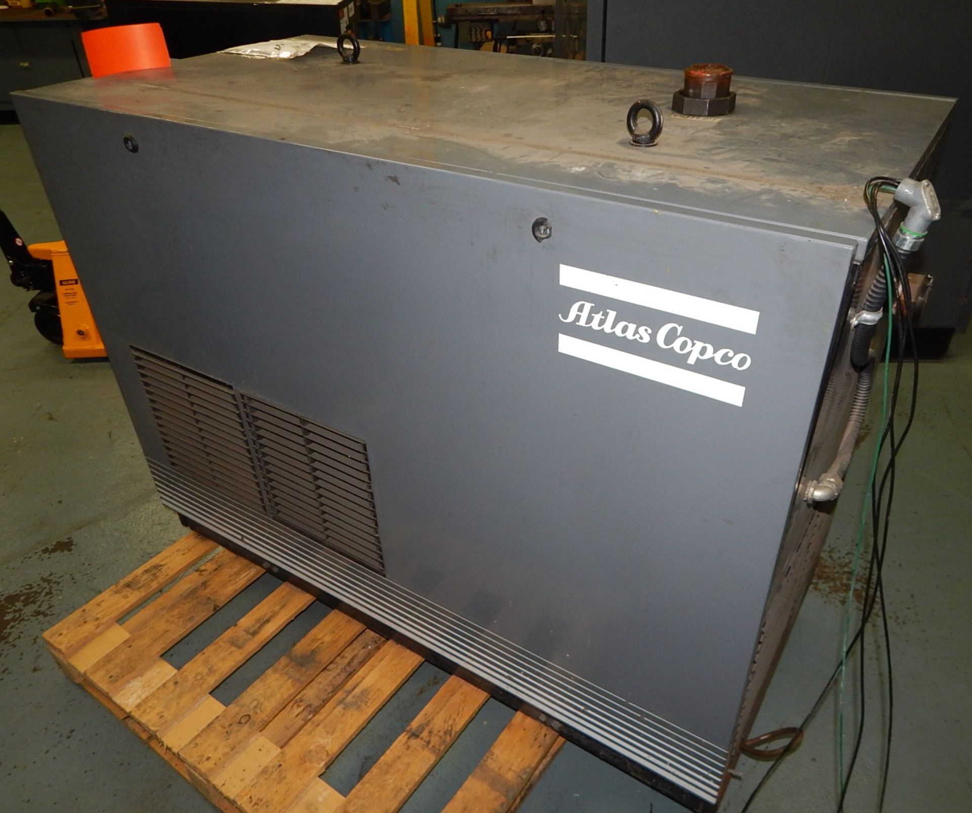 ATLAS COPCO FD375 REFRIGERATED AIR DRYER WITH 290 PSI, S/N: 326418 (CI) [RIGGING FEE FOR LOT # - Image 4 of 5