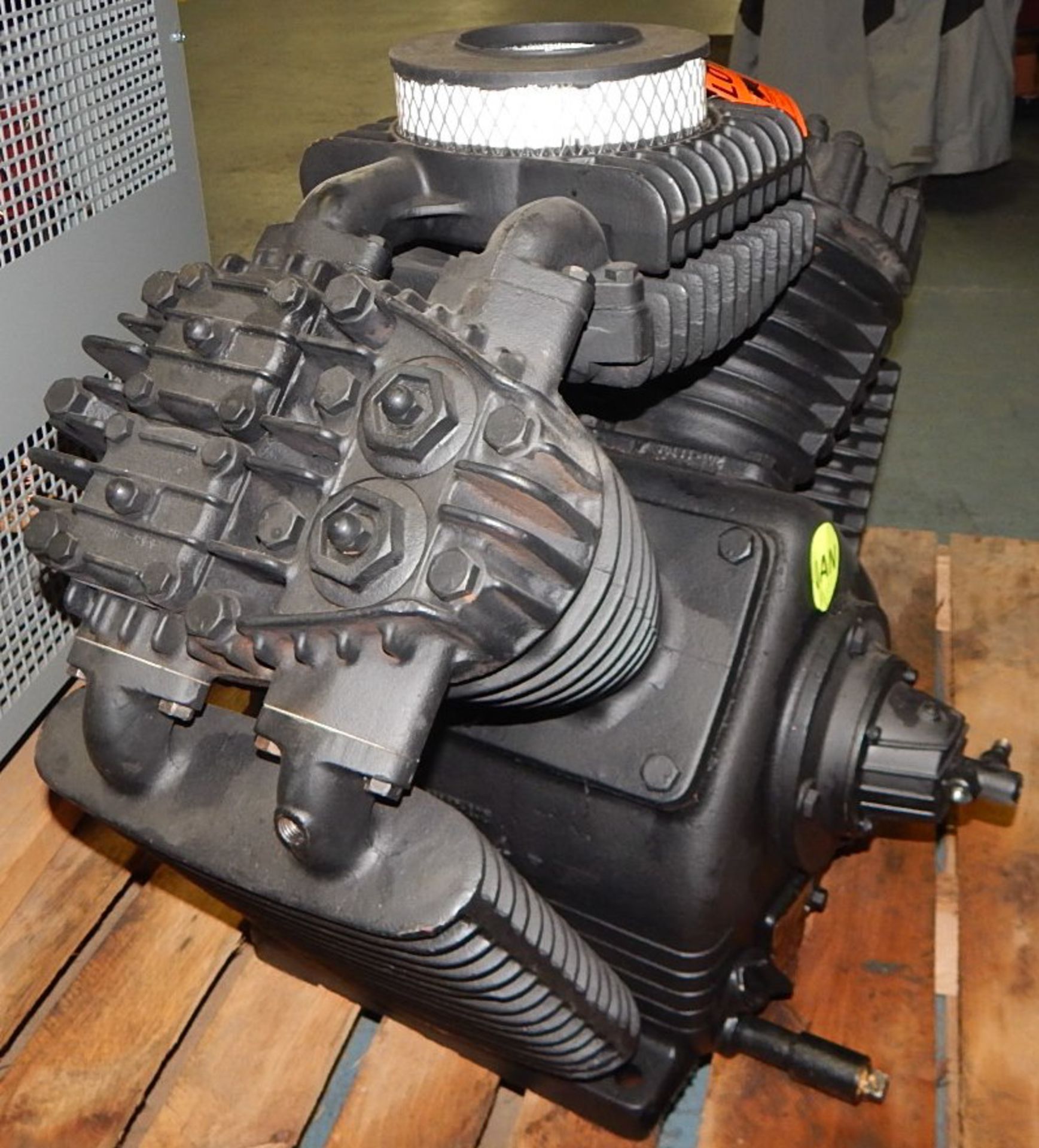 DEVILBISS MODEL 445 COMPRESSOR MOTOR & PISTON ASSEMBLY WITH 900 RPM, 175 PSI, S/N: 8487 (CI) [ - Bild 4 aus 5
