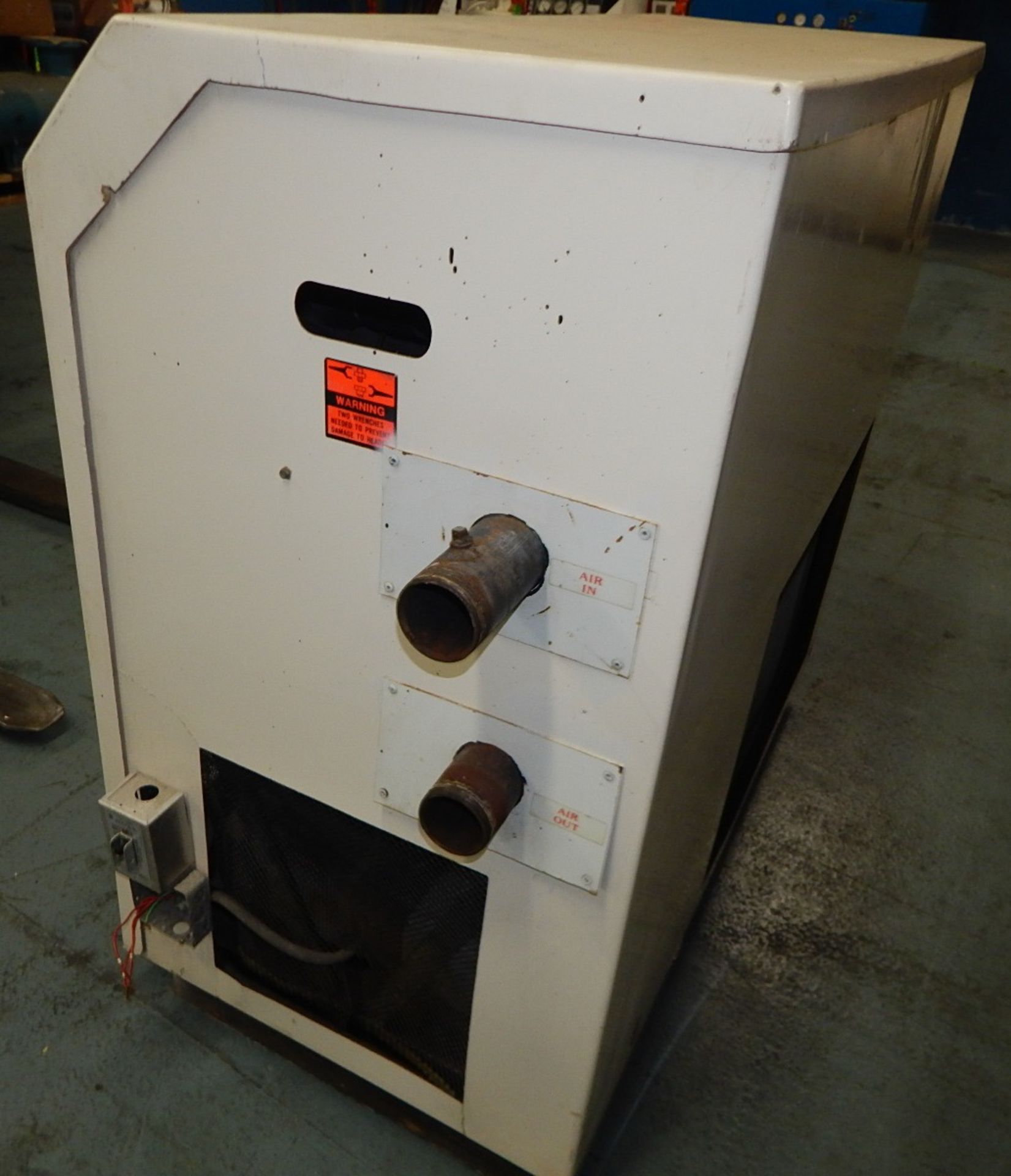 COMPAIR R-500 REFRIGERATED AIR DRYER WITH 520 CFM, S/N: 80-44081 (CI) [RIGGING FEE FOR LOT #318 - $ - Image 3 of 3