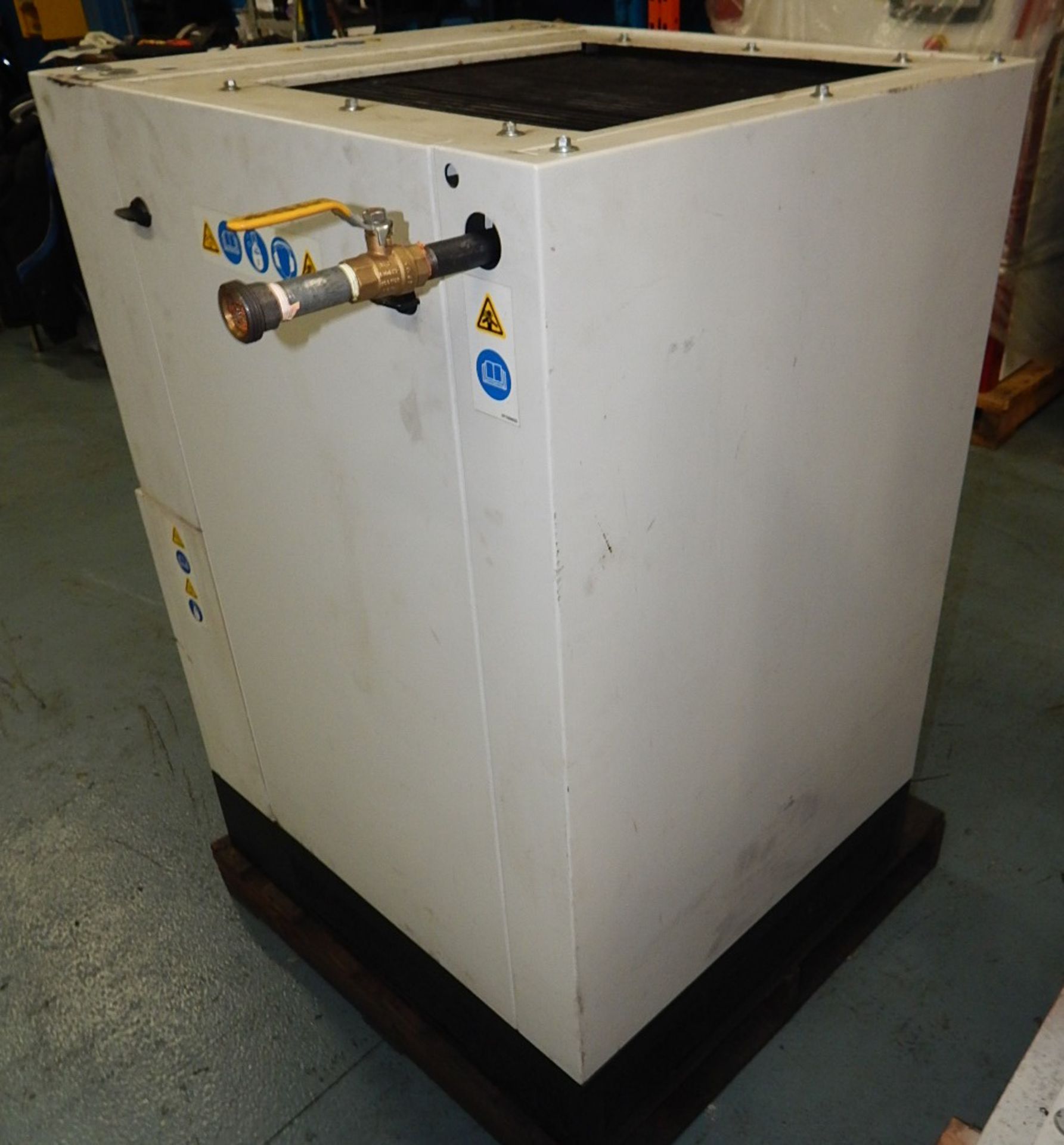 GARDNER DENVER APEX5-15A ROTARY SCREW AIR COMPRESSOR WITH 15 HP, 123 PSI, S/N: D119780 (CI) [RIGGING - Image 4 of 8