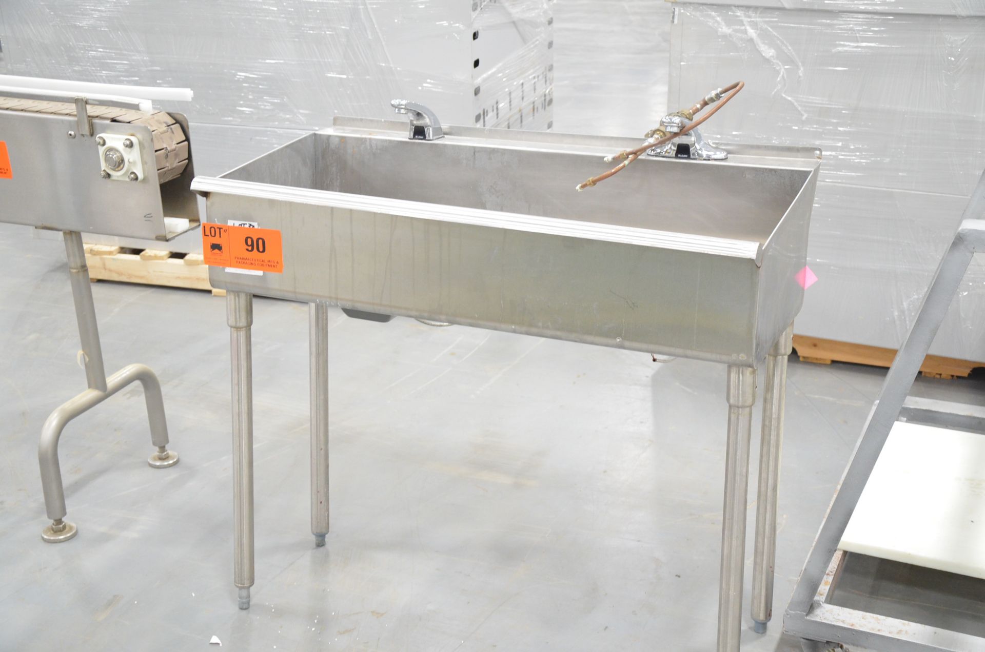 42"X16"X9" DOUBLE FAUCET STAINLESS STEEL SINK, S/N: N/A [OPTIONAL PACKAGING FEE $5 USD +