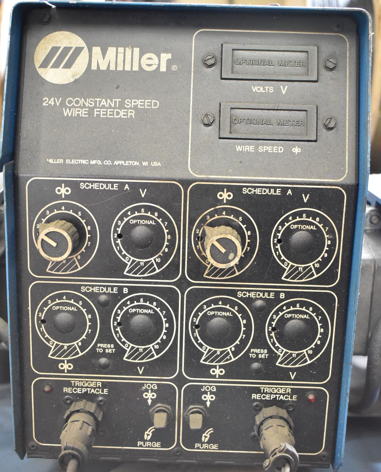 MILLER DELTAWELD 452 DIGITAL MIG WELDER WITH MILLER 24V DUAL REEL WIRE FEEDER, CABLES AND GUN, ( - Image 3 of 6