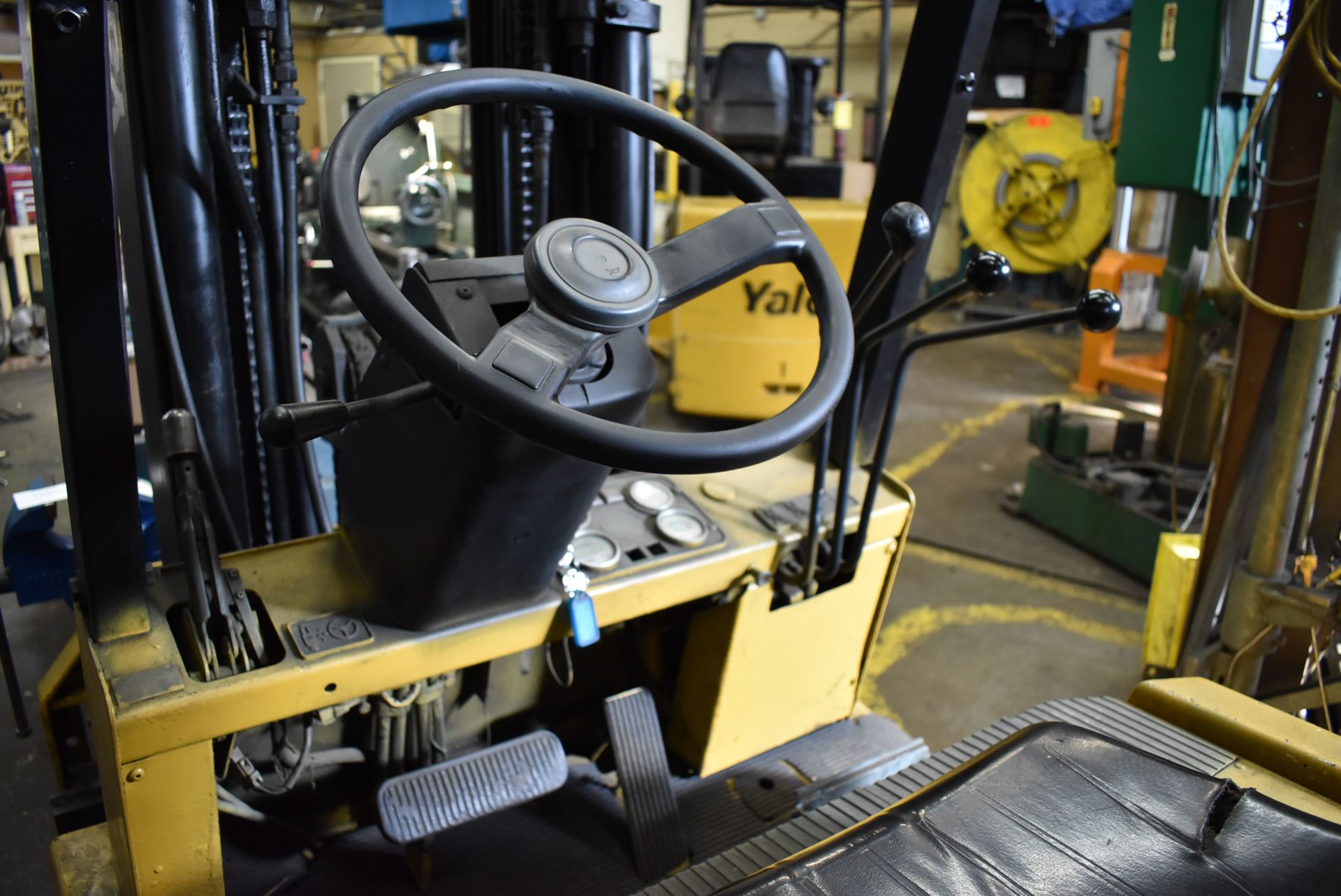 YALE MODEL GLC050 LPG FORKLIFT WITH 5000 LB. CAPACITY, 3 STAGE MAST, SIDE SHIFT, SOLID TIRES, 3496 - Image 5 of 8