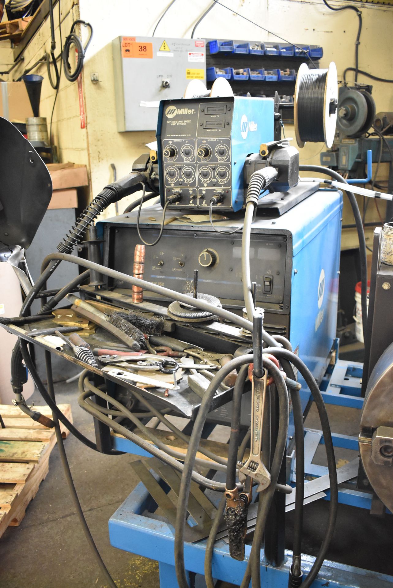 MILLER DELTAWELD 452 DIGITAL MIG WELDER WITH MILLER 24V DUAL REEL WIRE FEEDER, CABLES AND GUN, ( - Image 2 of 6