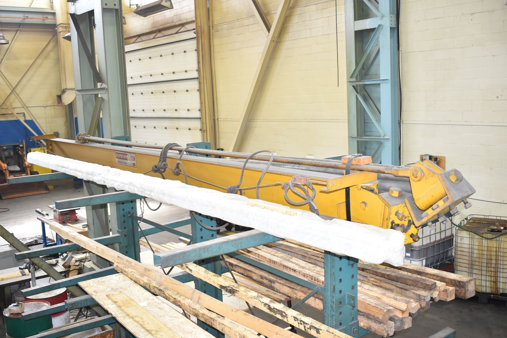 HEPBURN JIB ARM WITH DEMAG ELECTRIC HOIST, APPROX. 20' SPAN, S/N: N/A (CI) (NOT IN SERVICE) (LOCATED - Image 2 of 6