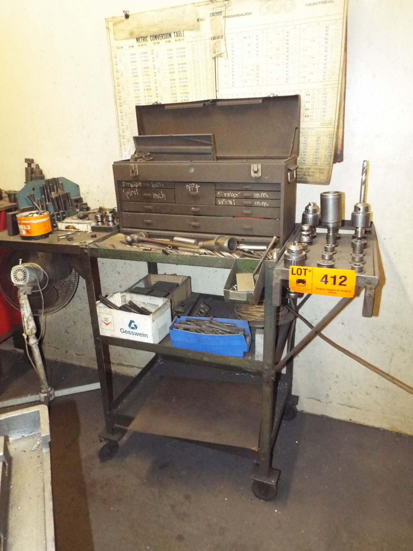 LOT/ ROLLING TABLE WITH DRILL CHUCKS,CLAMPING, DRILLS, TOOLBOX (LOCATED AT 215 DRUMLIN CIRCLE,