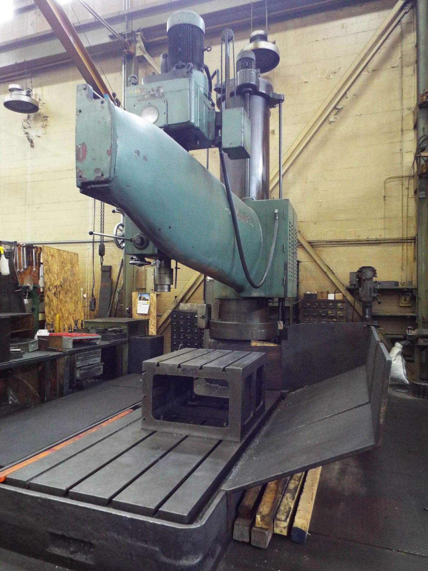 UCIMU 10' RADIAL ARM DRILL WITH APPROX. 30" COLUMN, SPEEDS TO 1470 RPM, S/N: 55489 (CI) (LOCATED - Image 2 of 8