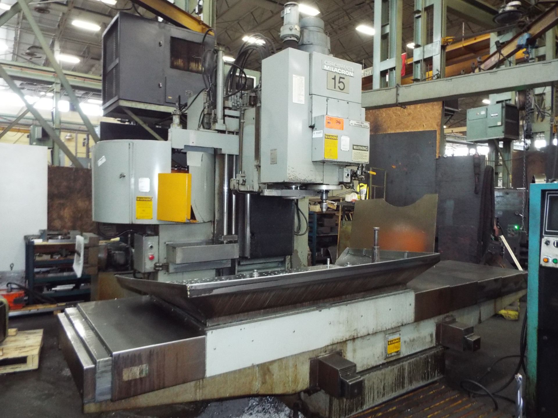 CINCINNATI MILACRON 10VC-1250 CNC VERTICAL MACHINING CENTER WITH ACRAMATIC 900 CNC CONTROL, 26"