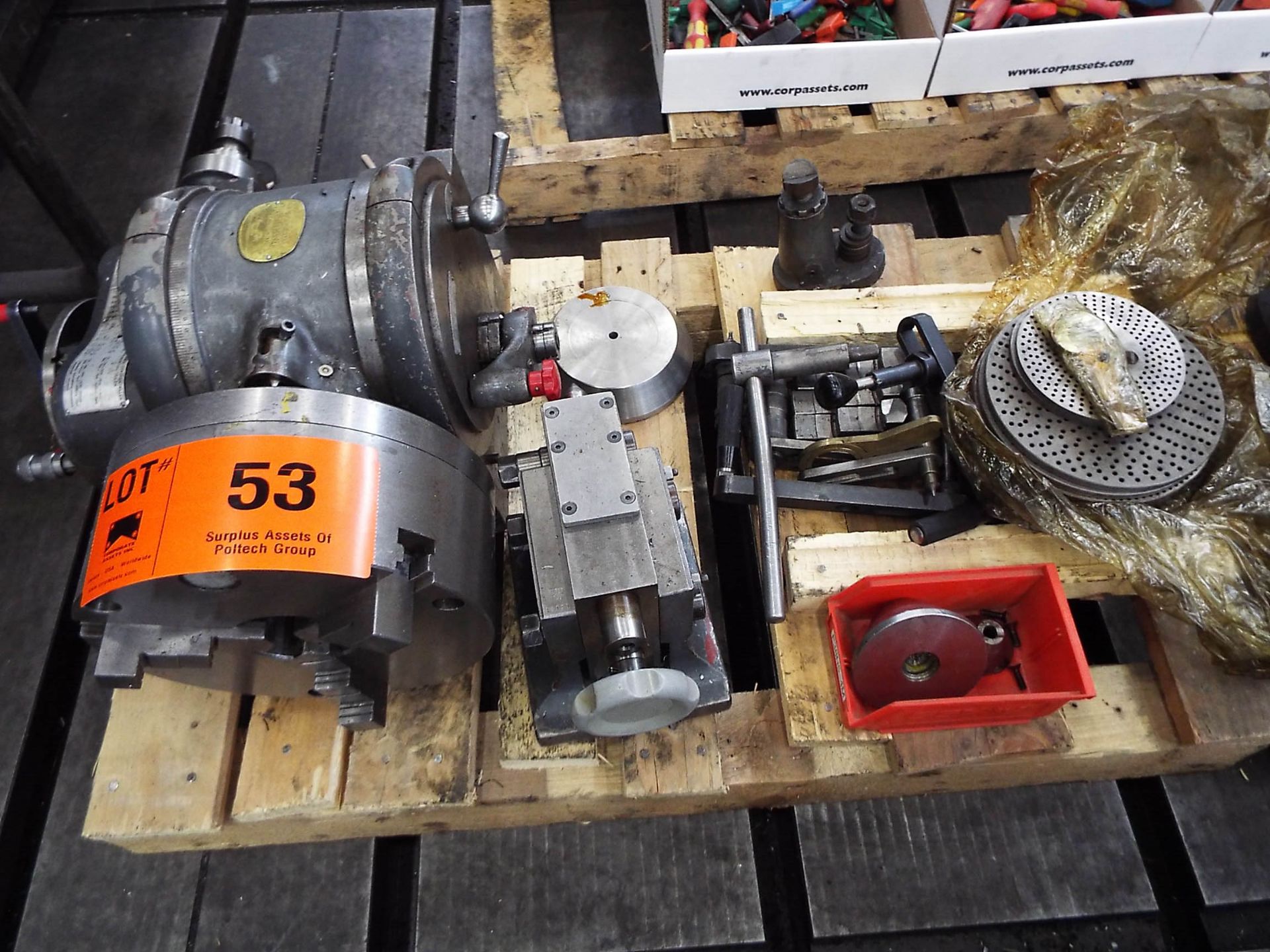 LOT/ ROTARY INDEXING HEAD WITH TAILSTOCK AND ACCESSORIES (LOCATED AT 460 SIGNET DR, NORTH YORK, ON)