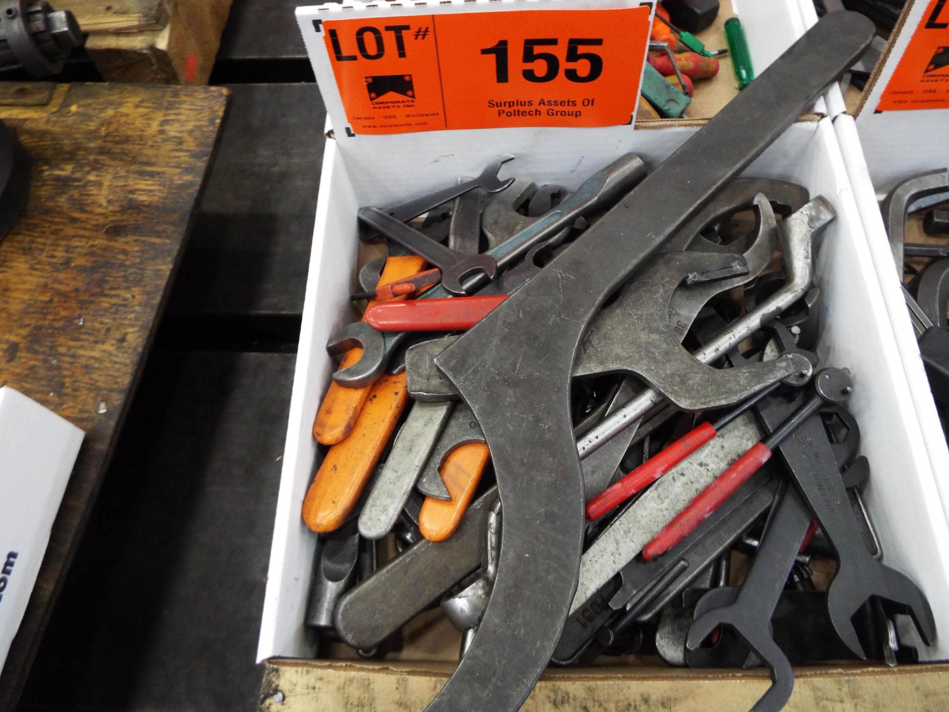 LOT/ TOOL WRENCHES (LOCATED AT 460 SIGNET DR, NORTH YORK, ON)