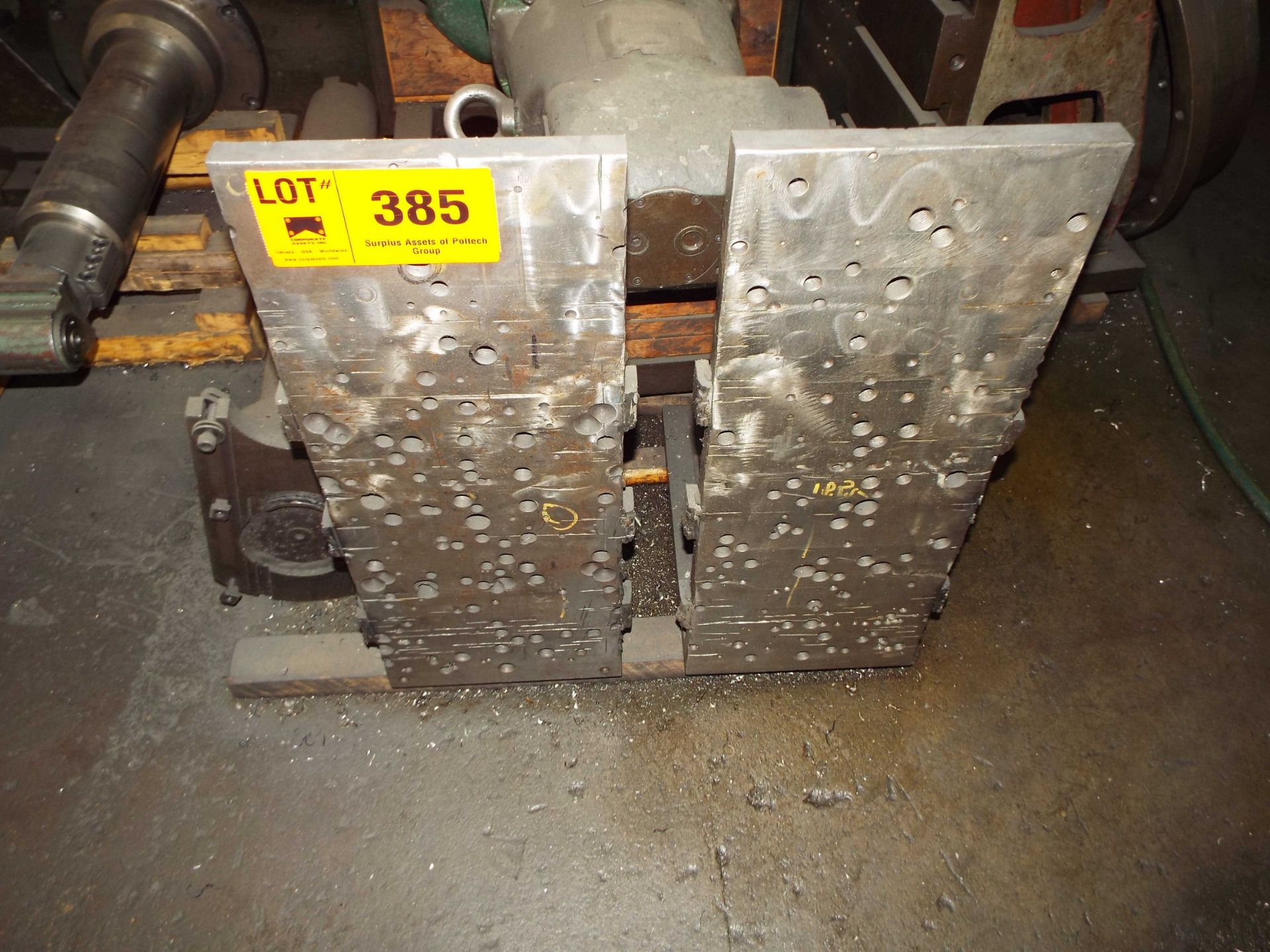 LOT/ (2) ANGLE PLATES (LOCATED AT 215 DRUMLIN CIRCLE, CONCORD, ON)