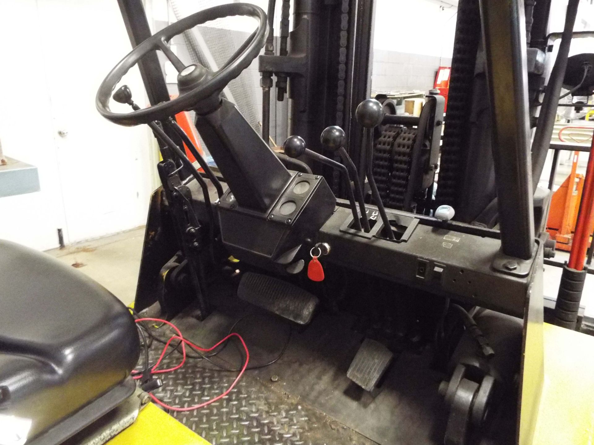 YALE GC155CANGBQ095 15,000 LBS. CAPACITY LPG FORKLIFT WITH 181" MAX VERTICAL REACH, 3-STAGE MAST, - Image 5 of 6