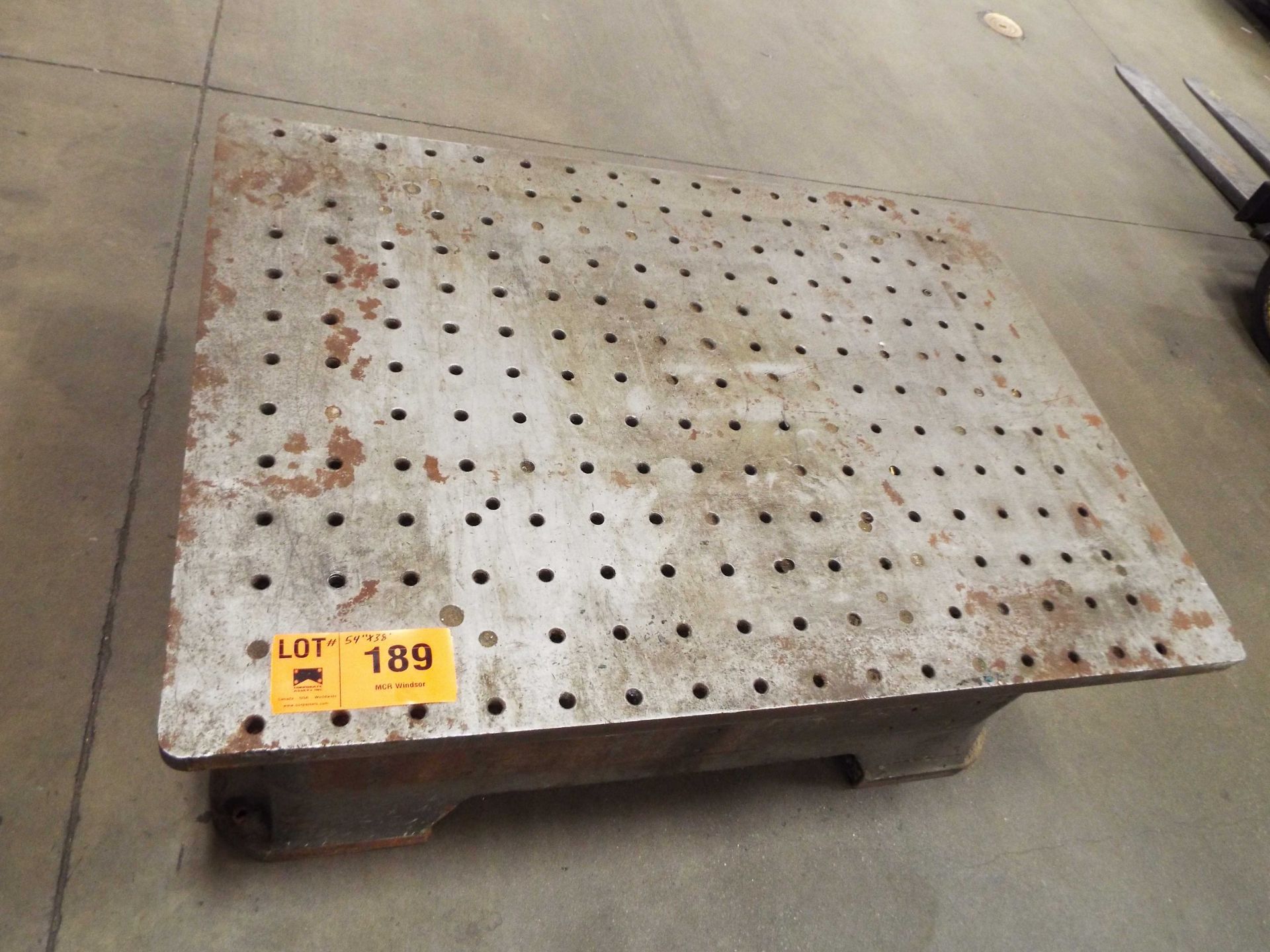 52"X38" DRILLED AND TAPPED TABLE [RIGGING FEE FOR LOT #189 - $50 USD PLUS APPLICABLE TAXES]