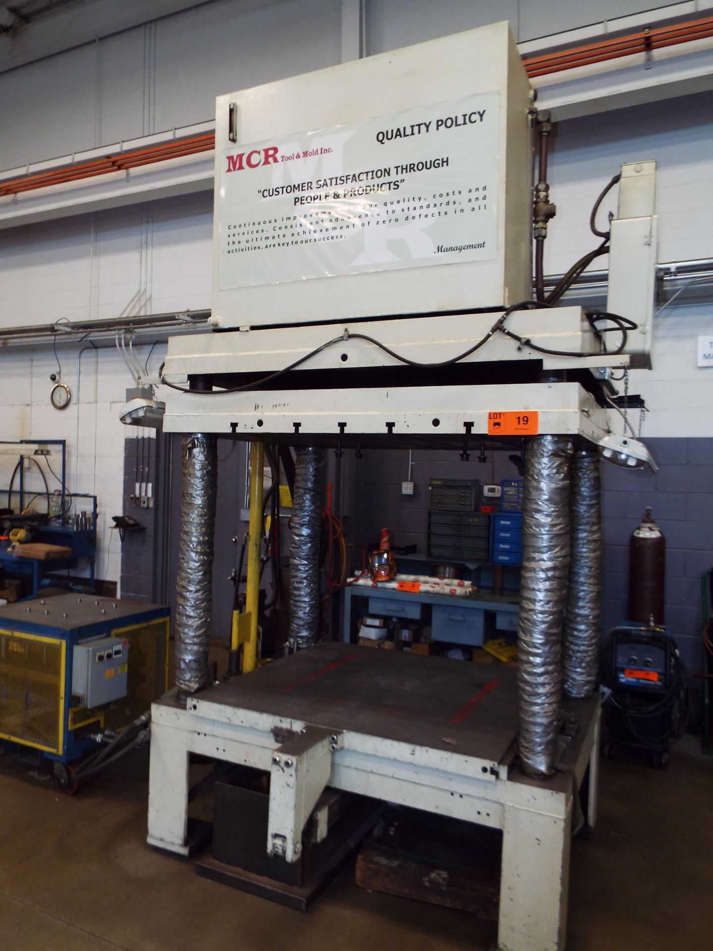 MCR HYDRAULIC 4-POST SPOTTING PRESS WITH 51" X 52" HYDRAULIC SHUTTLE TABLE, 54" BETWEEN POSTS, 45" - Image 3 of 8